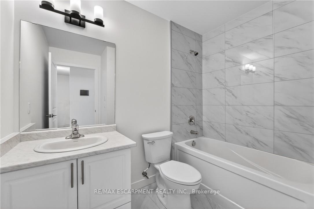 Photo 6 of Unit 809, 461 Green Road, Hamilton, Lakeshore — HOMEH
