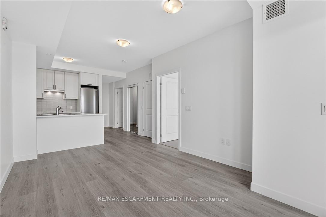 Photo 11 of Unit 809, 461 Green Road, Hamilton, Lakeshore — HOMEH