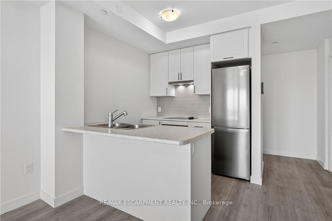 Photo 17 of Unit 809, 461 Green Road, Hamilton, Lakeshore — HOMEH