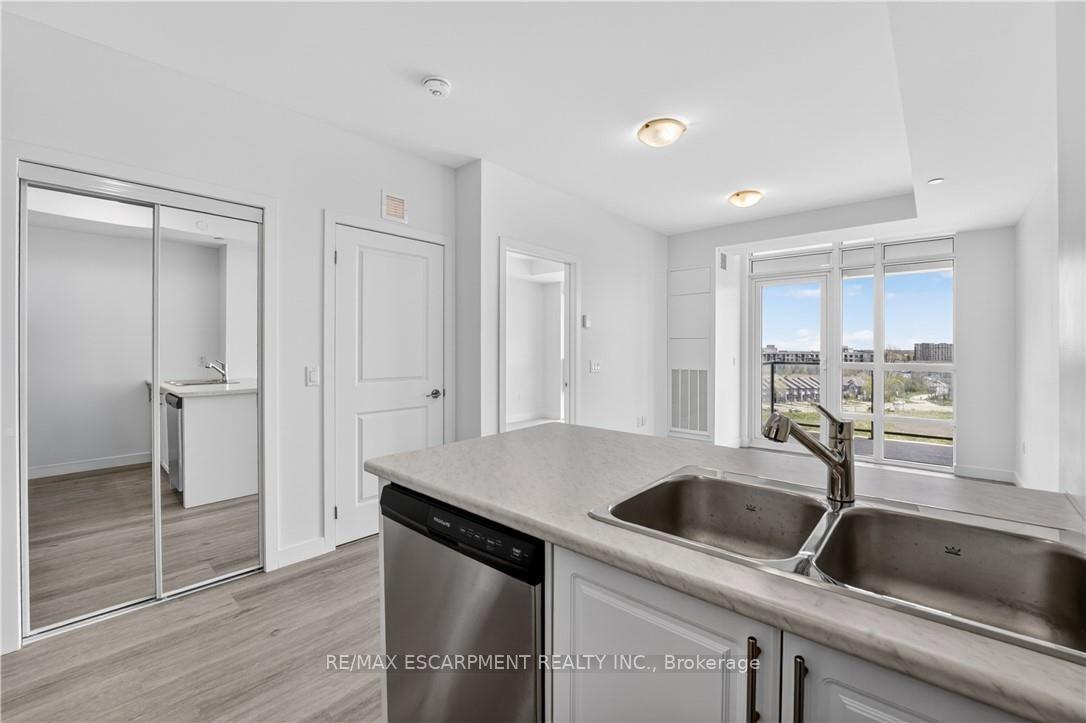 Photo 18 of Unit 809, 461 Green Road, Hamilton, Lakeshore — HOMEH