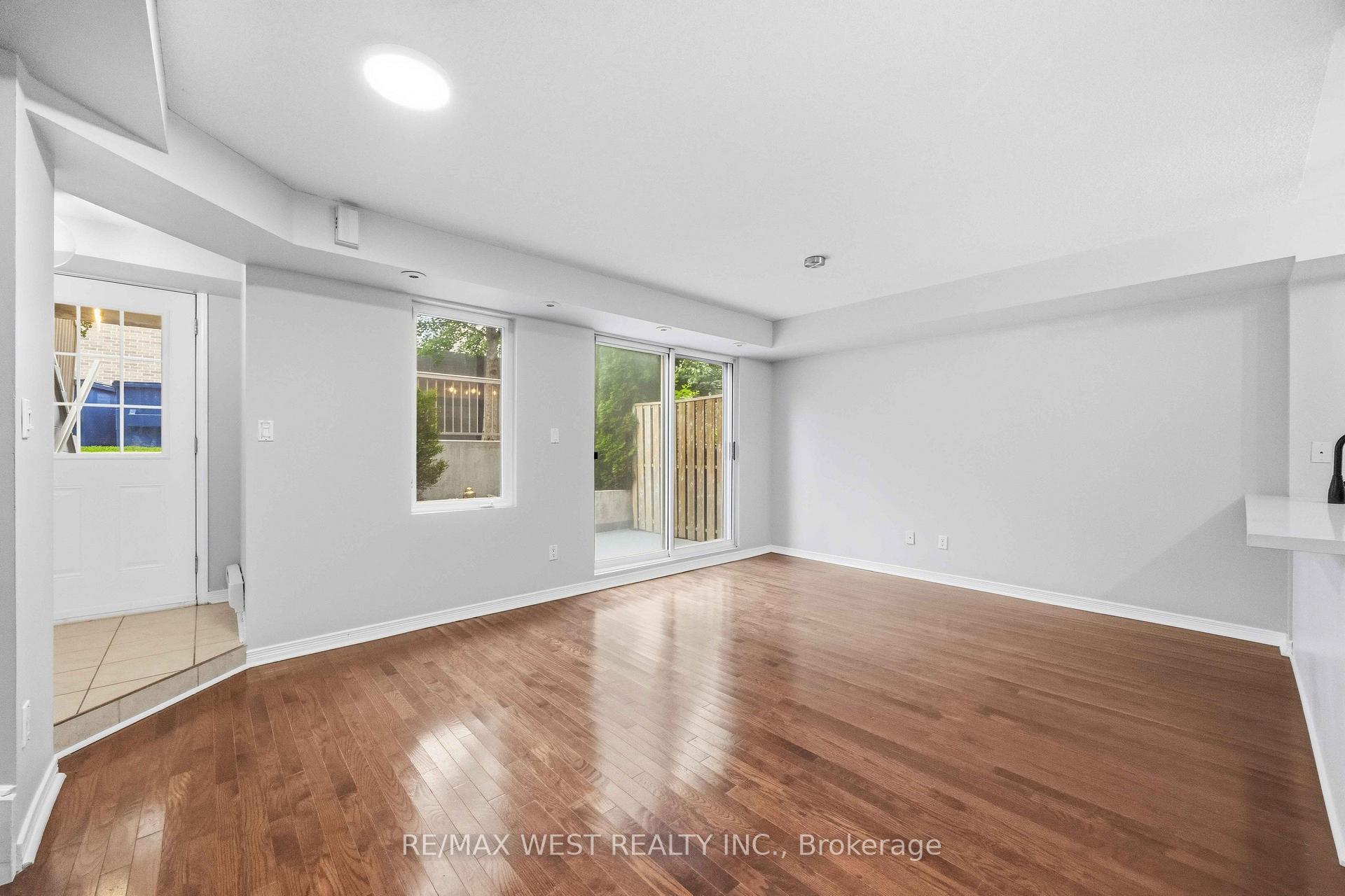 Photo 10 of Unit 122, 20 Elsie Lane, Toronto, Dovercourt-Wallace Emerson-Junction — HOMEH