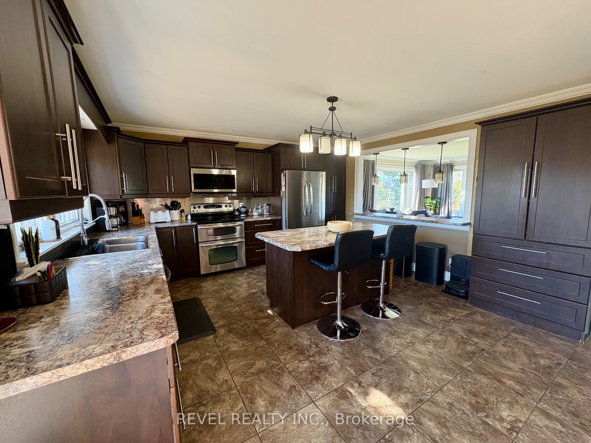 Photo 5 of 1198 Nahma Road, Cochrane — HOMEH