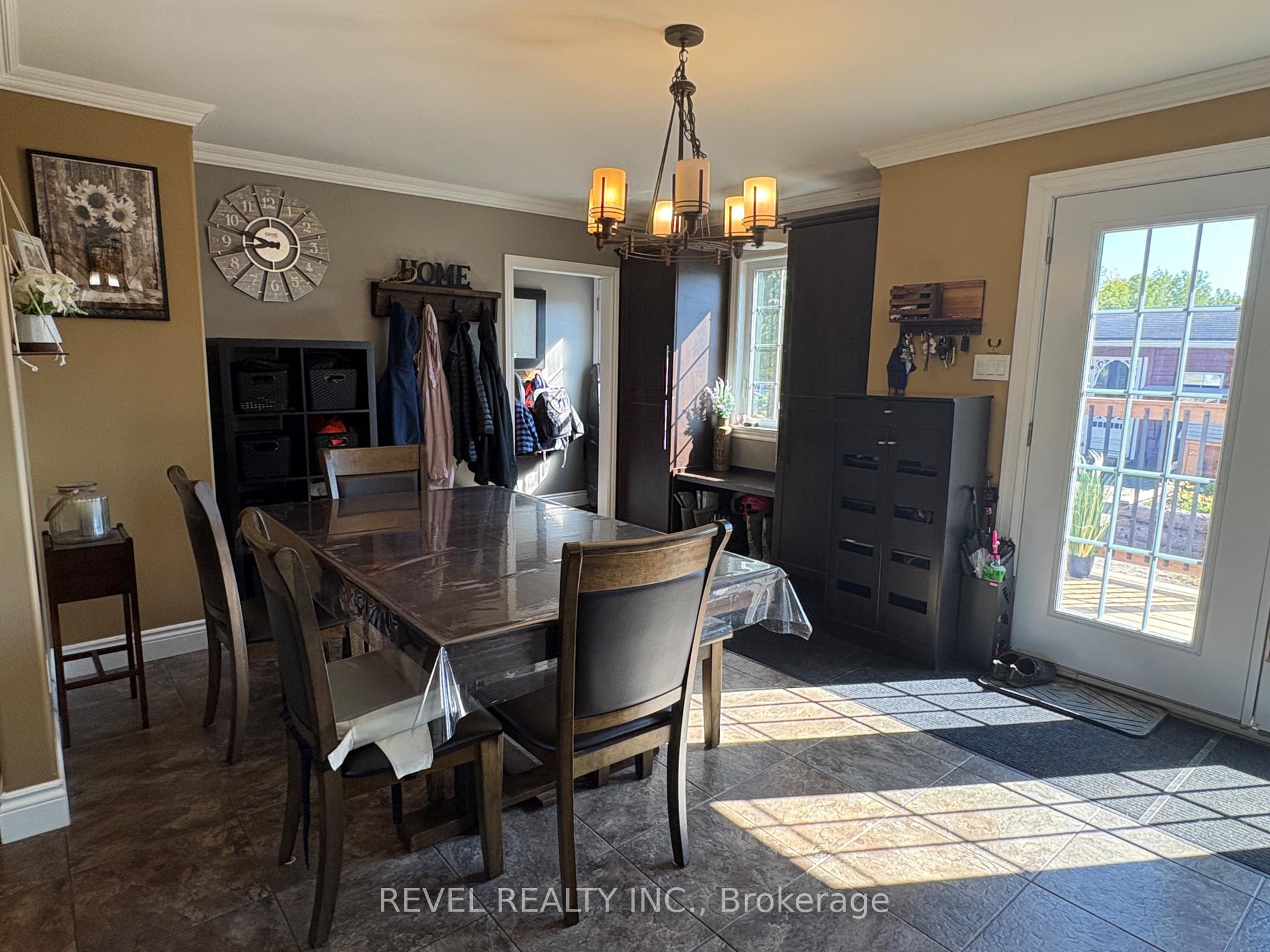 Photo 10 of 1198 Nahma Road, Cochrane — HOMEH