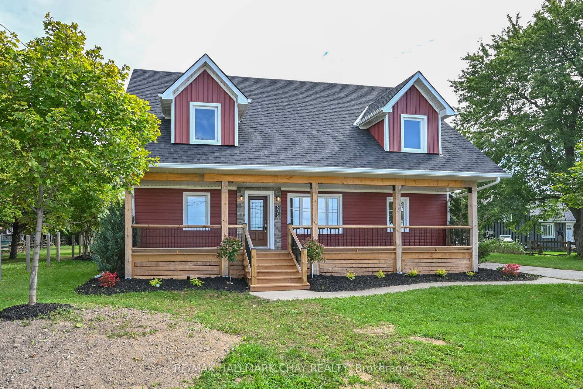 Photo of 295 King Street N