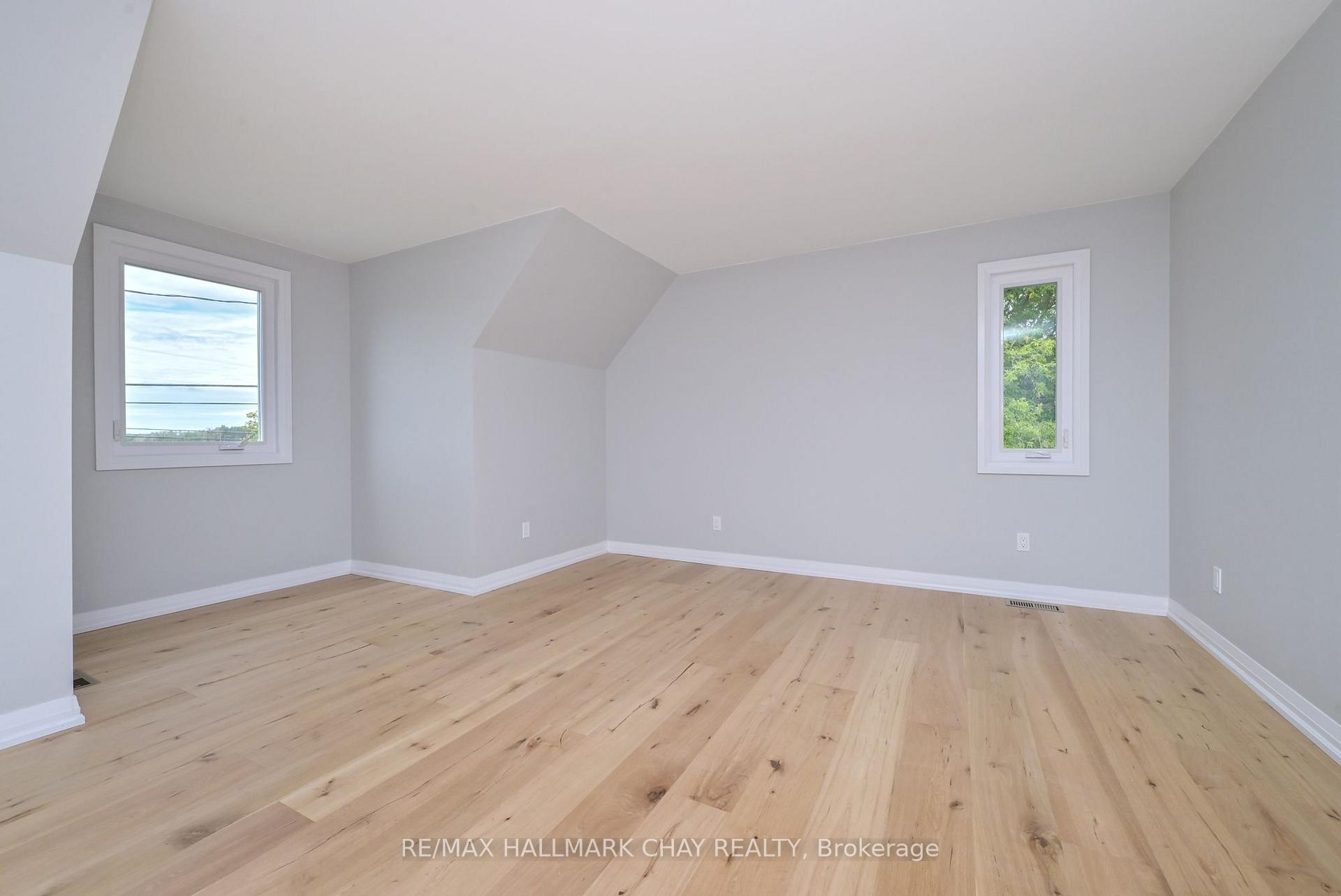 Photo 17 of 295 King Street N, New Tecumseth, Alliston — HOMEH