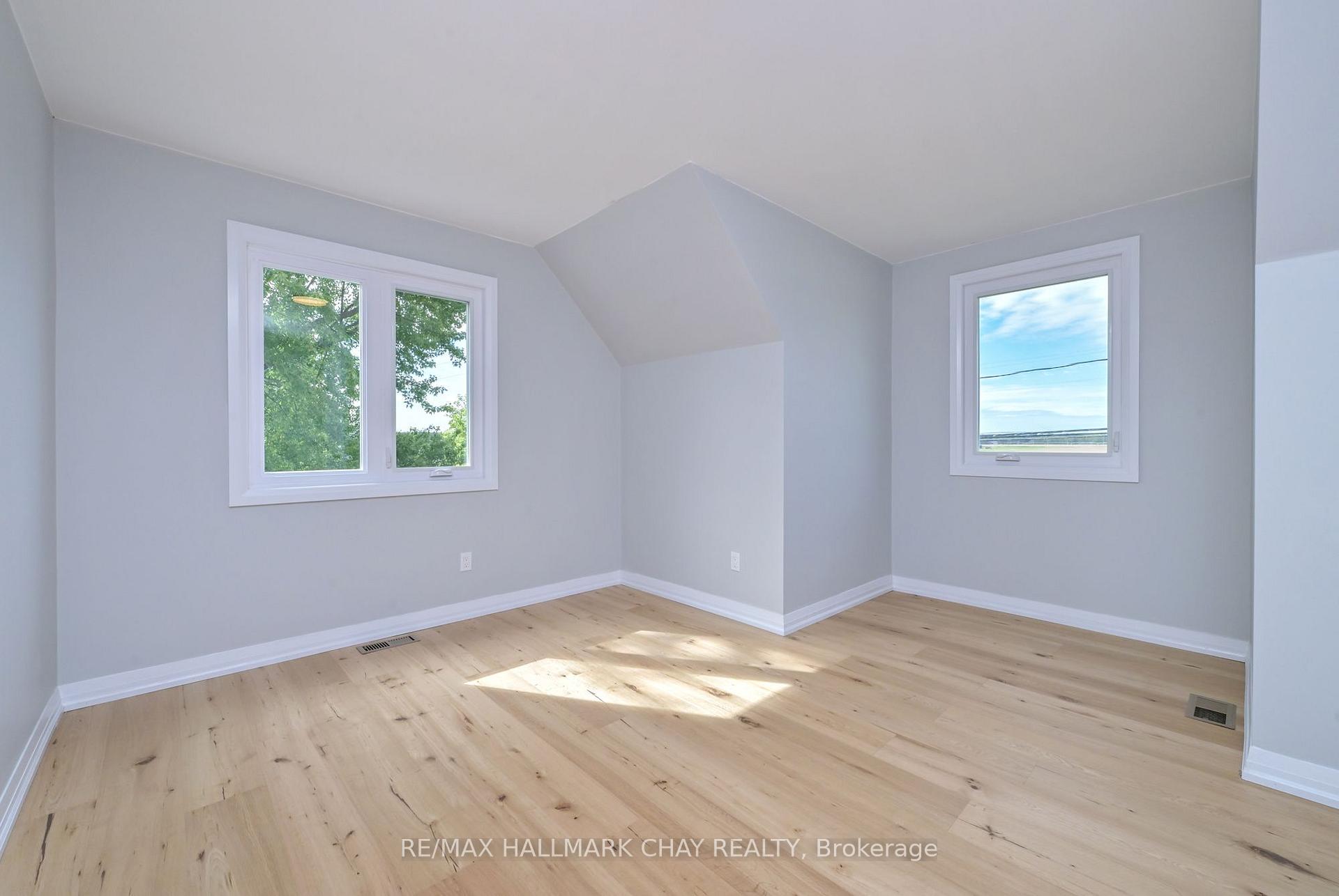 Photo 21 of 295 King Street N, New Tecumseth, Alliston — HOMEH