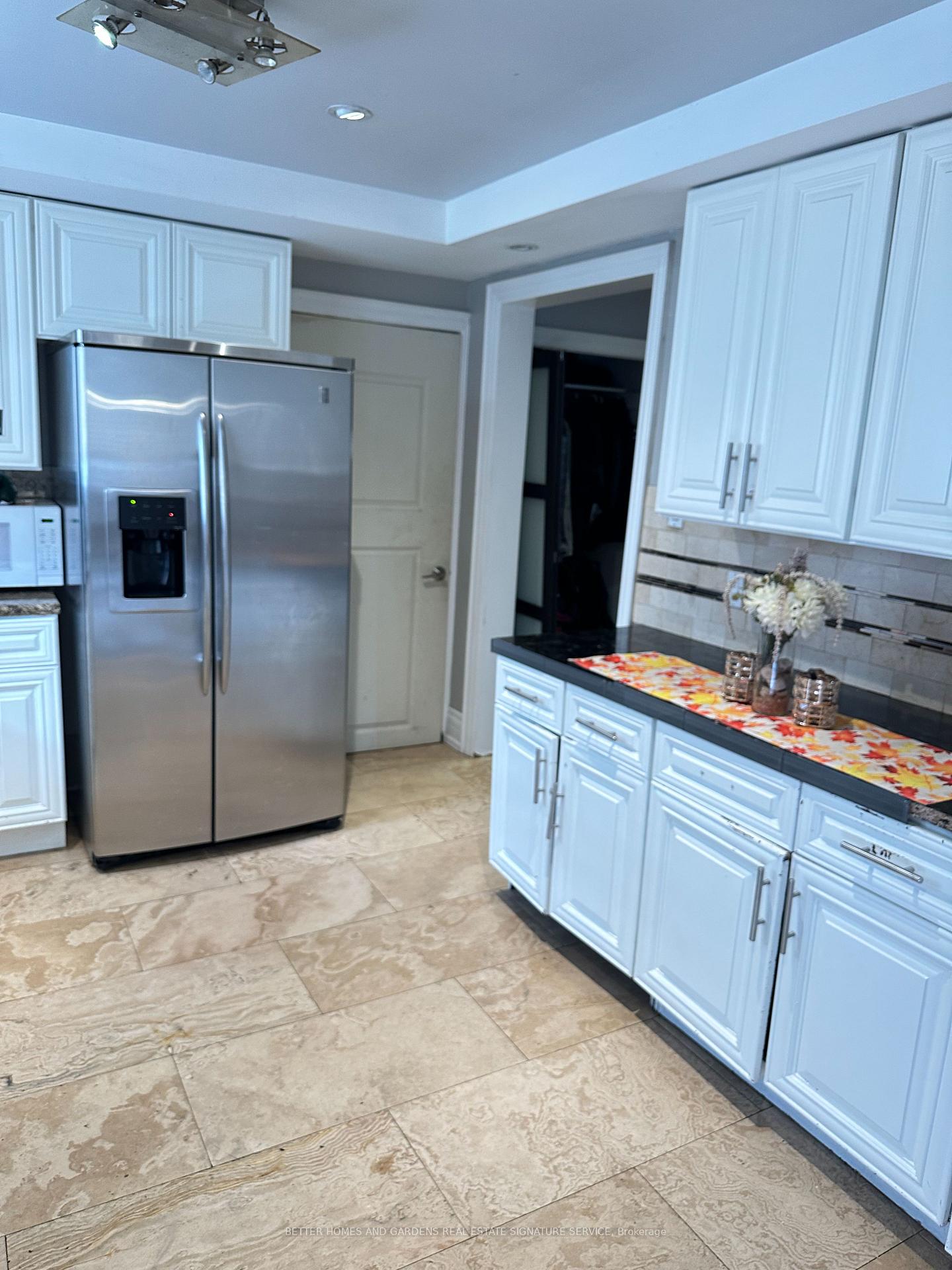 Photo 12 of 7076 Harwick Drive, Mississauga, Malton — HOMEH
