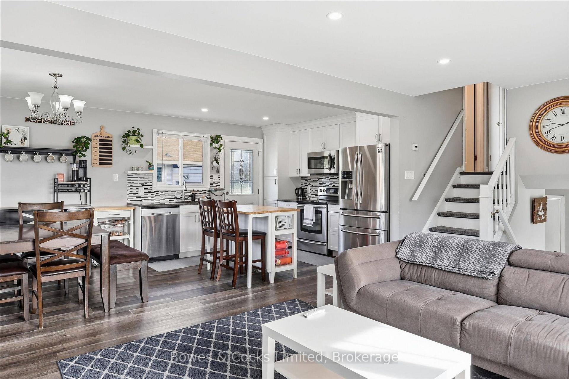 Photo 10 of 532 Raymond Street, Peterborough, Northcrest Ward 5 — HOMEH