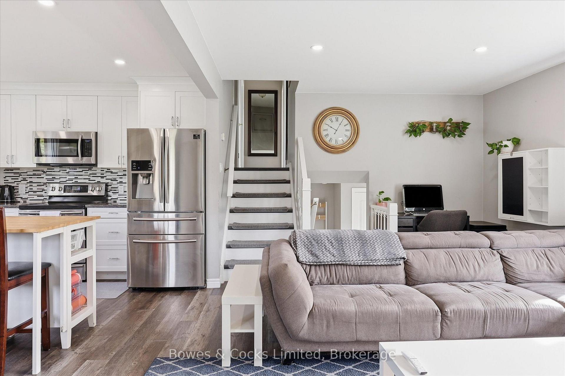 Photo 11 of 532 Raymond Street, Peterborough, Northcrest Ward 5 — HOMEH