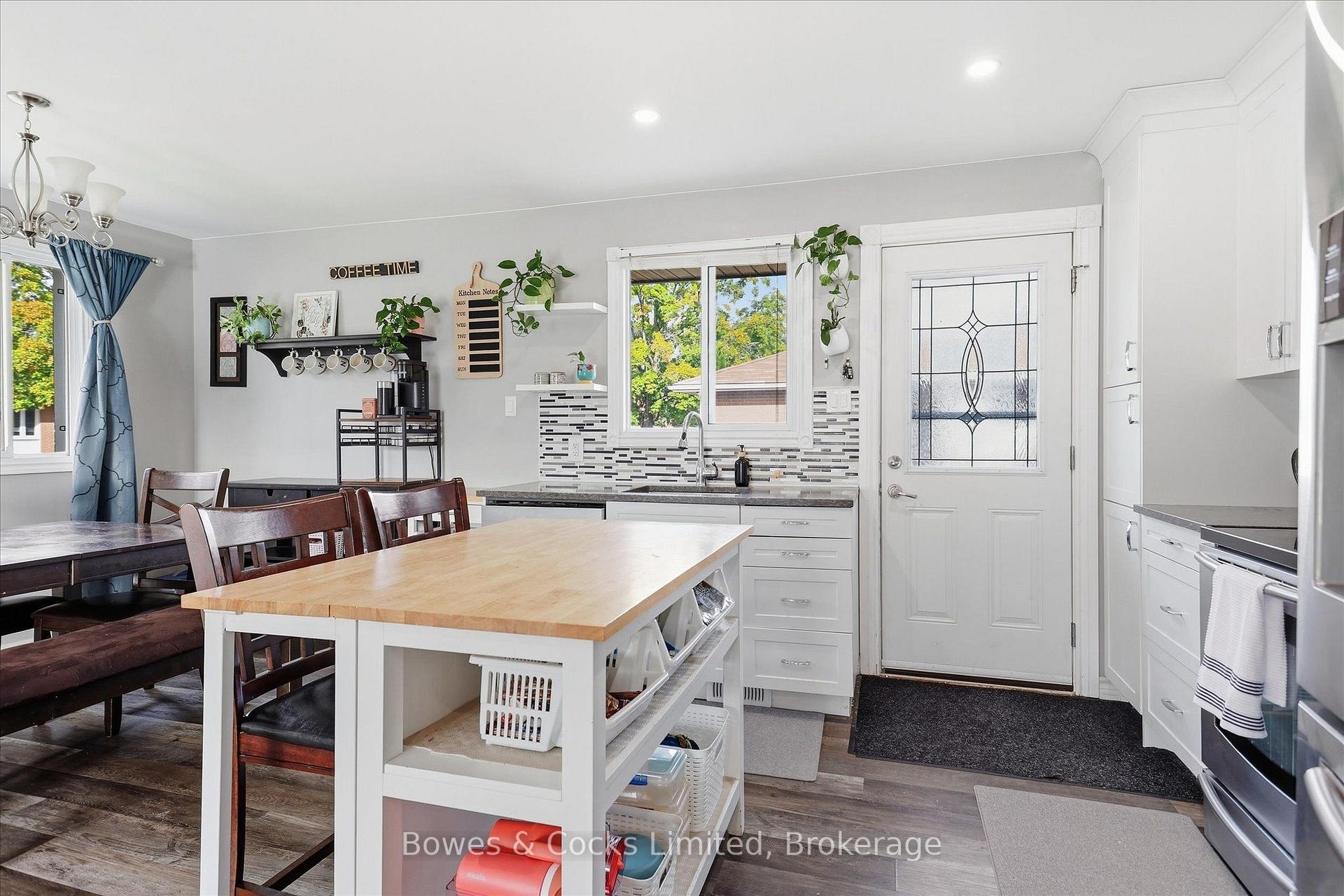 Photo 12 of 532 Raymond Street, Peterborough, Northcrest Ward 5 — HOMEH
