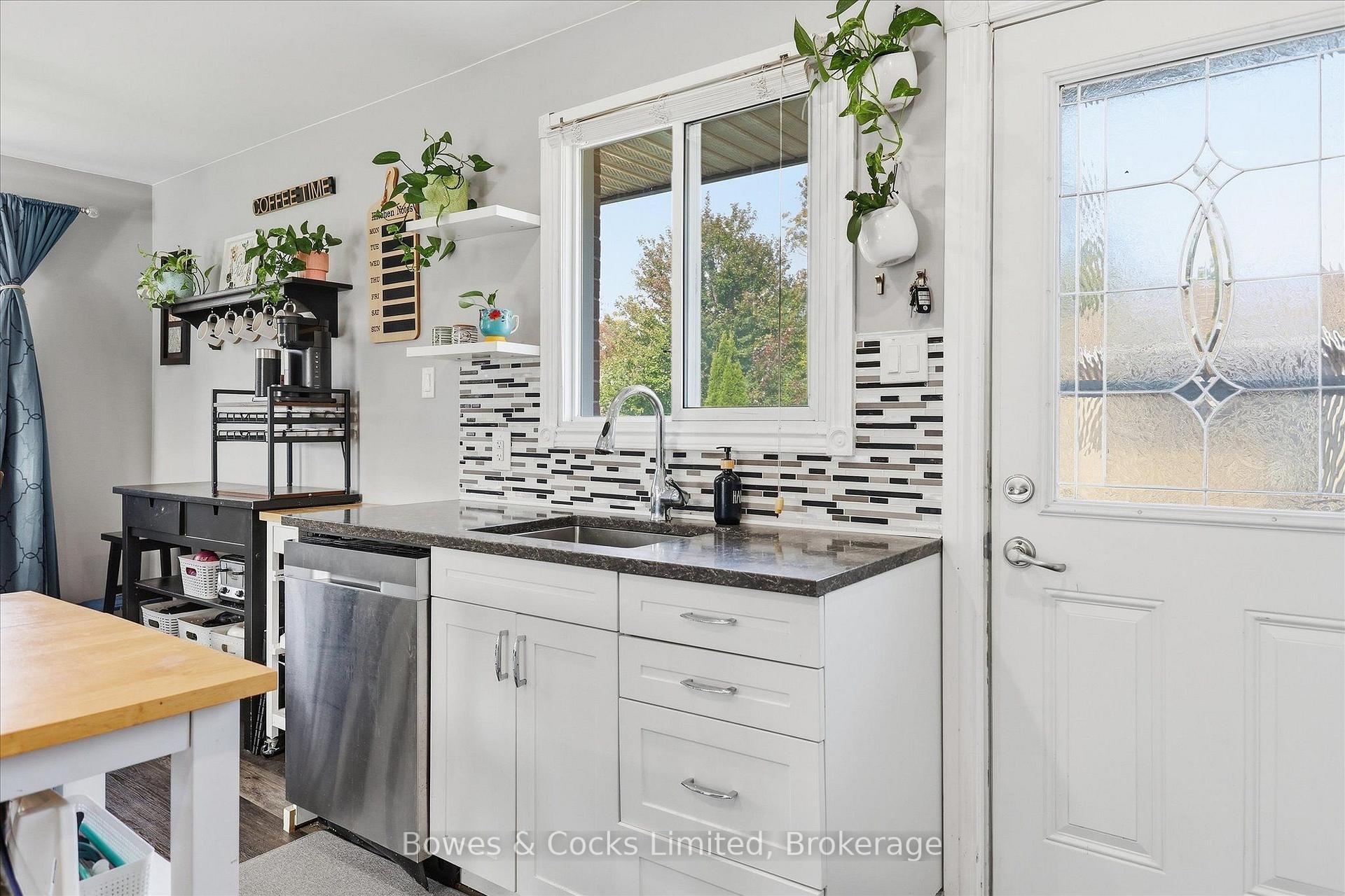 Photo 15 of 532 Raymond Street, Peterborough, Northcrest Ward 5 — HOMEH
