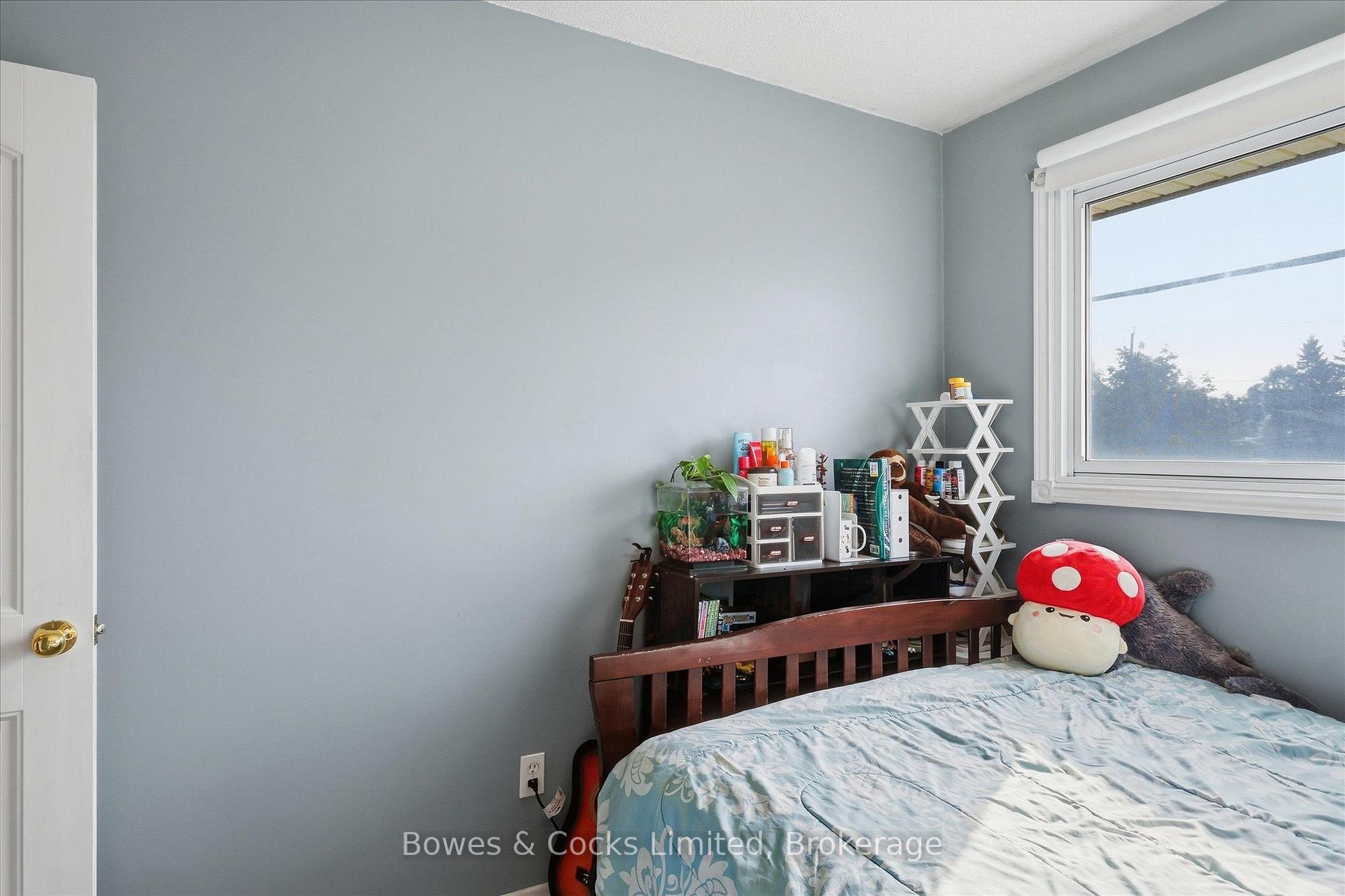 Photo 26 of 532 Raymond Street, Peterborough, Northcrest Ward 5 — HOMEH