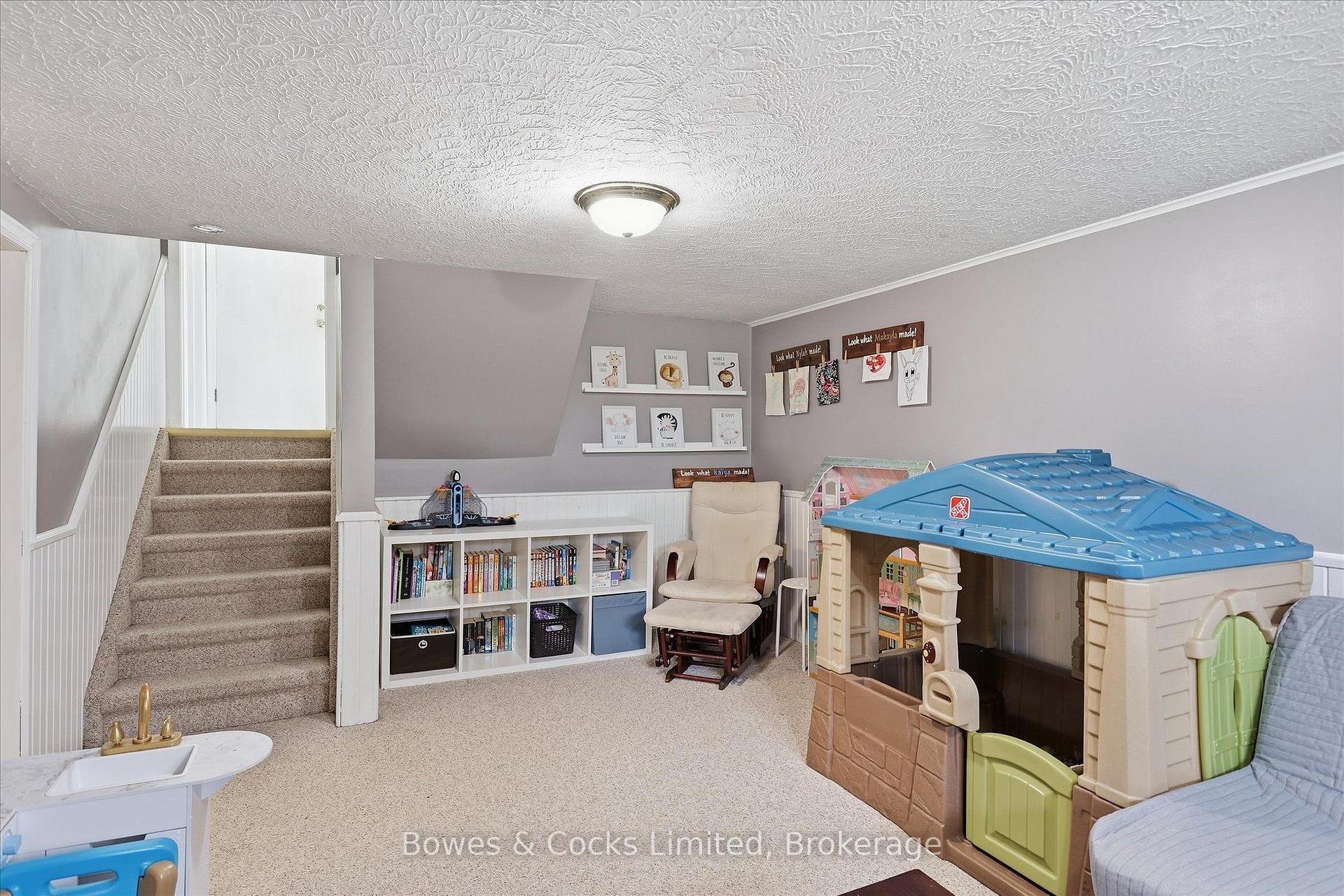 Photo 34 of 532 Raymond Street, Peterborough, Northcrest Ward 5 — HOMEH
