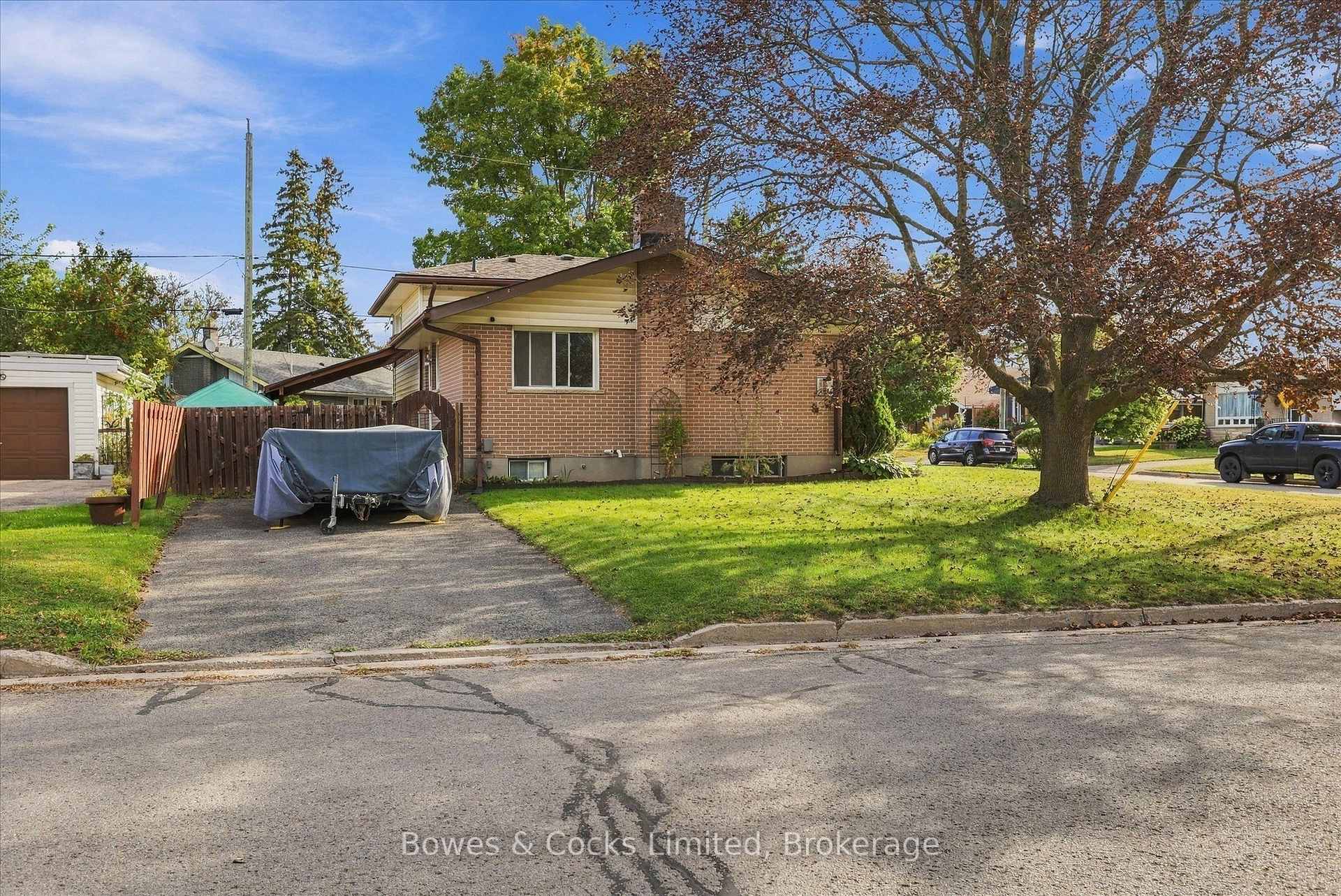 Photo 39 of 532 Raymond Street, Peterborough, Northcrest Ward 5 — HOMEH