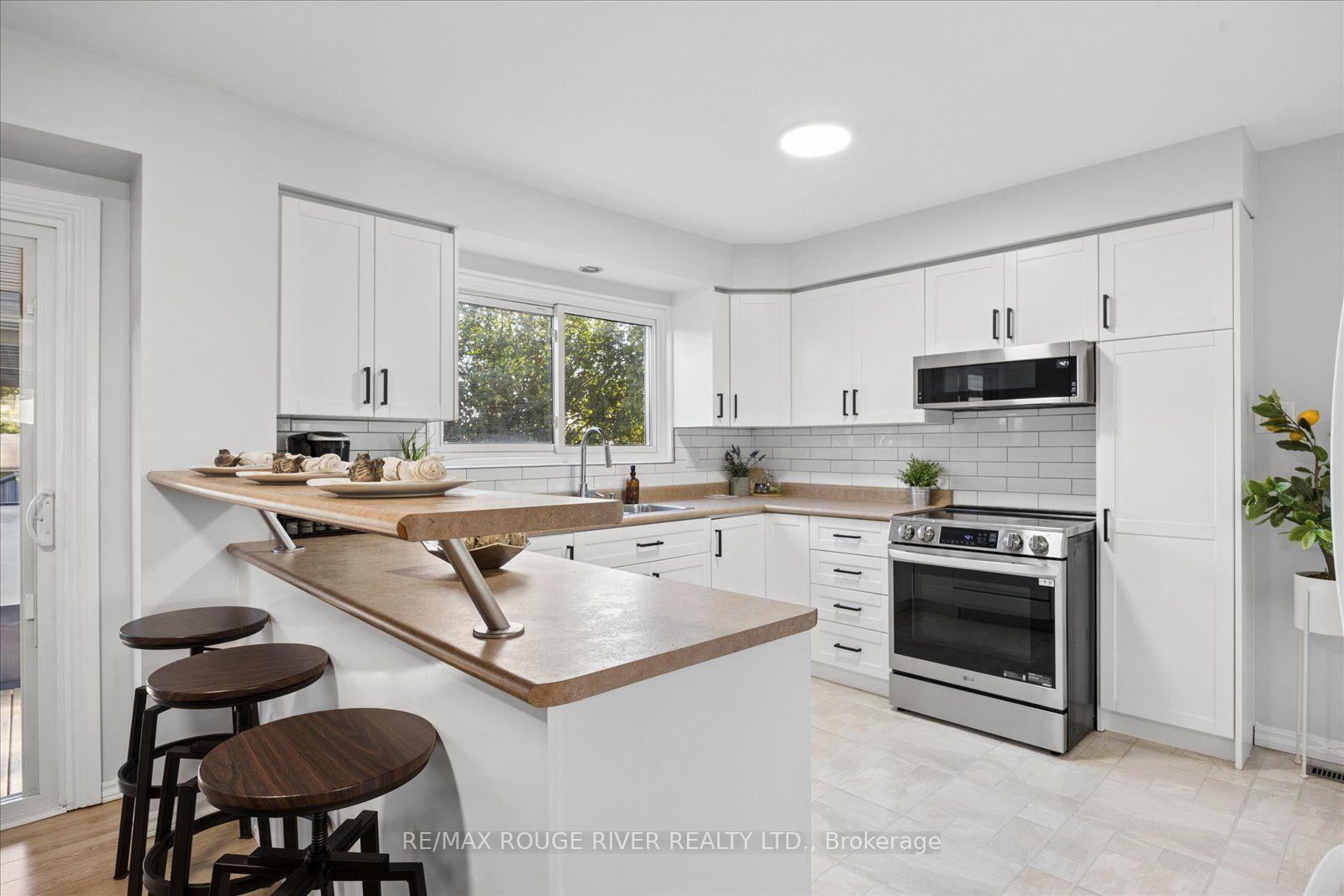 Photo 10 of 371 Ormond Drive, Oshawa, Samac — HOMEH