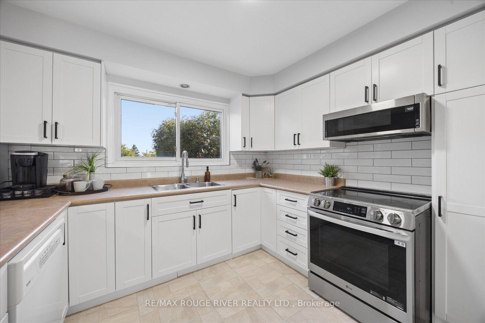 Photo 11 of 371 Ormond Drive, Oshawa, Samac — HOMEH