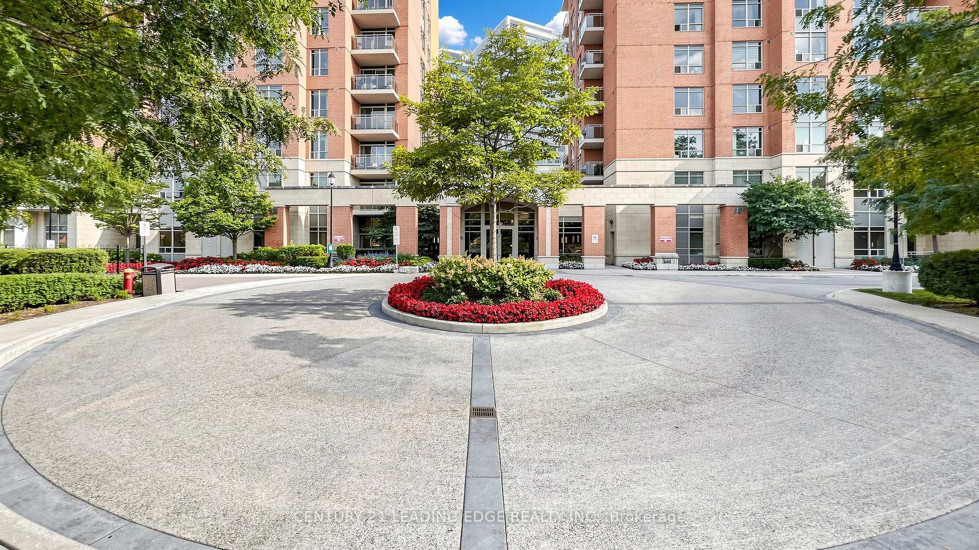 Photo 2 of Unit LPH5, 75 King William Crescent, Richmond Hill, Langstaff — HOMEH