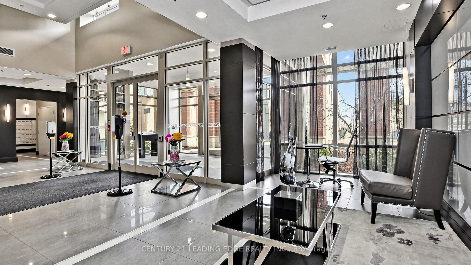 Photo 5 of Unit LPH5, 75 King William Crescent, Richmond Hill, Langstaff — HOMEH