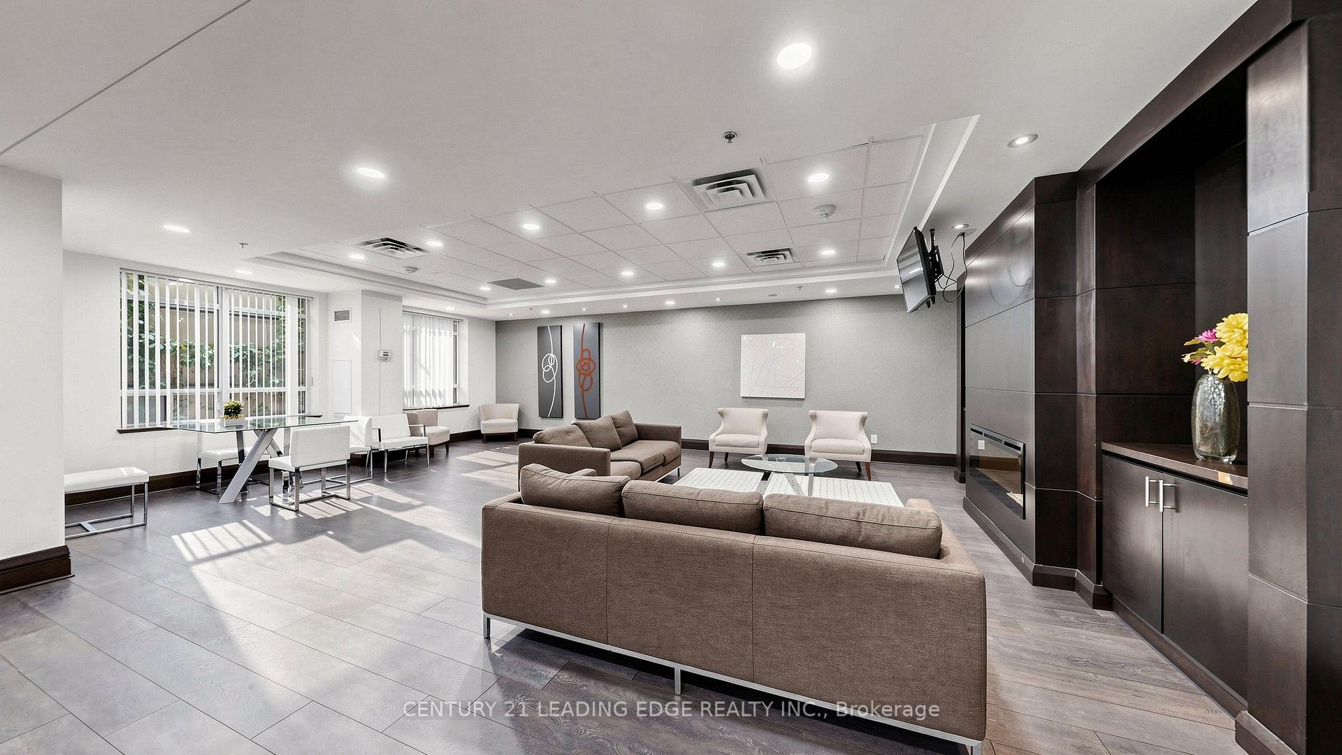 Photo 6 of Unit LPH5, 75 King William Crescent, Richmond Hill, Langstaff — HOMEH