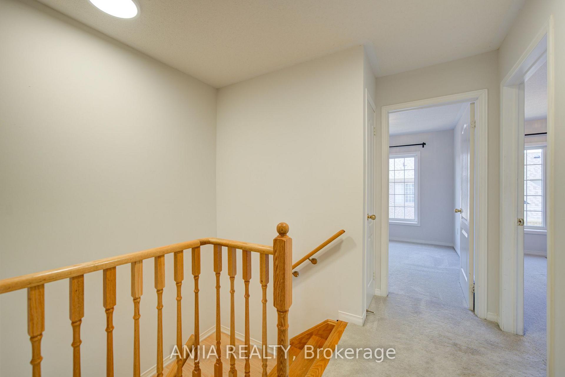 Photo 29 of 66 Prince Charles Way, Markham, Berczy — HOMEH
