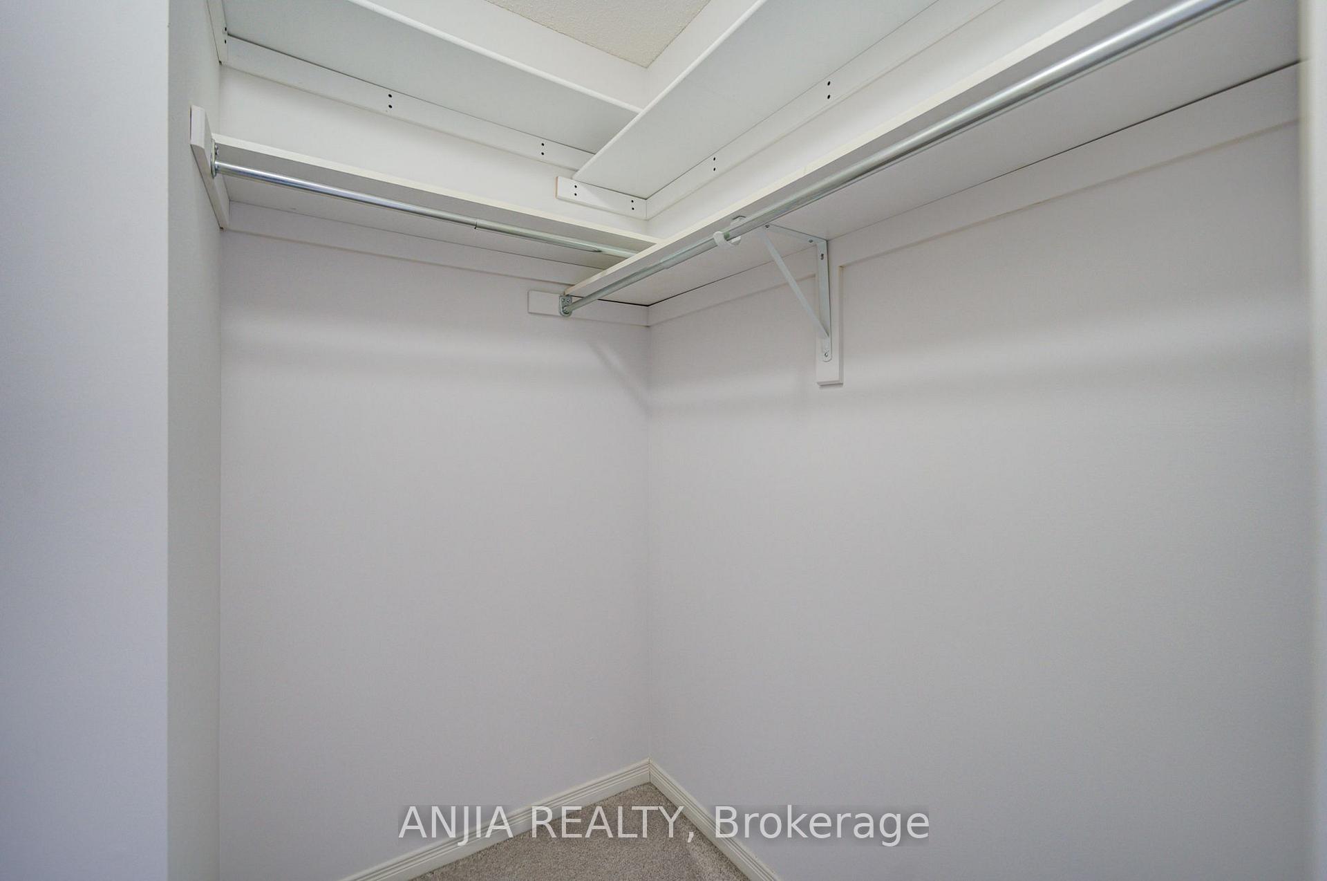 Photo 37 of 66 Prince Charles Way, Markham, Berczy — HOMEH