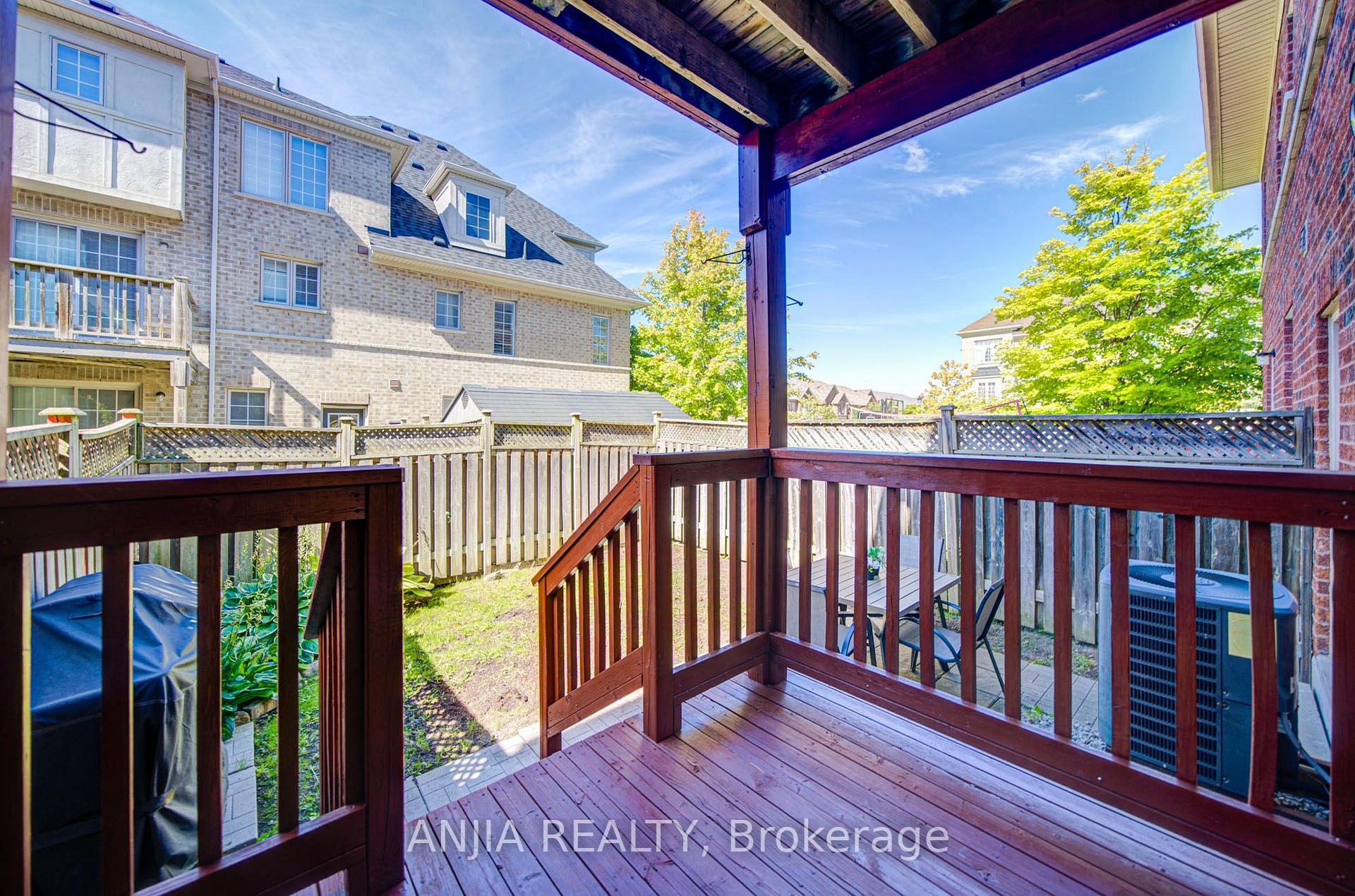 Photo 38 of 66 Prince Charles Way, Markham, Berczy — HOMEH