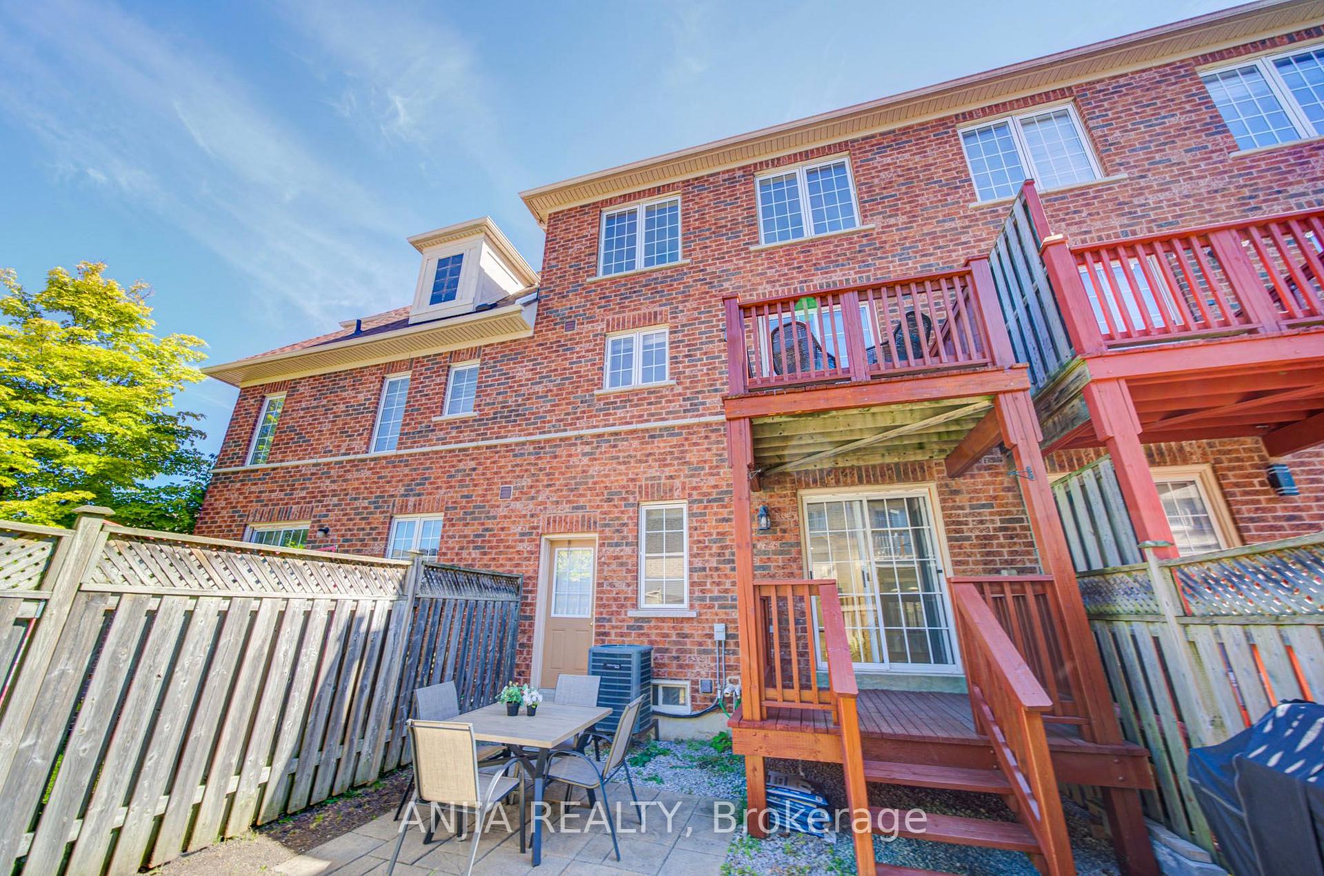 Photo 41 of 66 Prince Charles Way, Markham, Berczy — HOMEH
