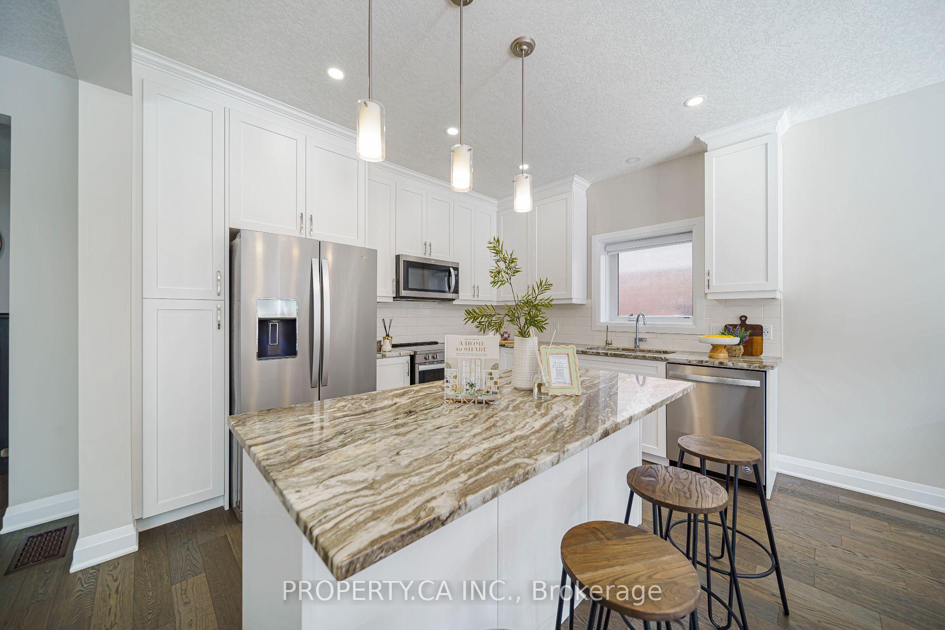 Photo 14 of 629 Wild Rye Street, Waterloo, Columbia Forest/Clair Hills — HOMEH