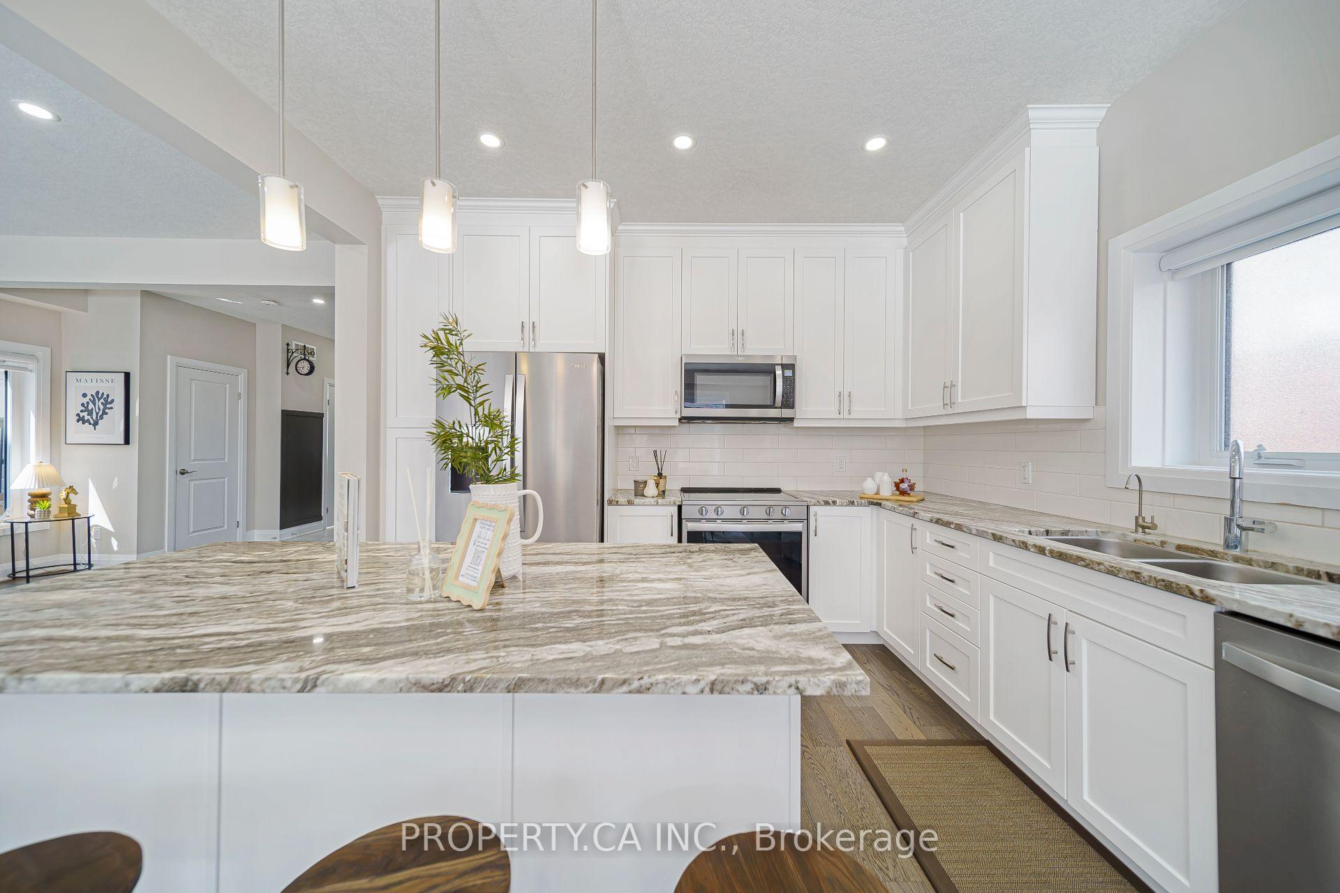 Photo 20 of 629 Wild Rye Street, Waterloo, Columbia Forest/Clair Hills — HOMEH