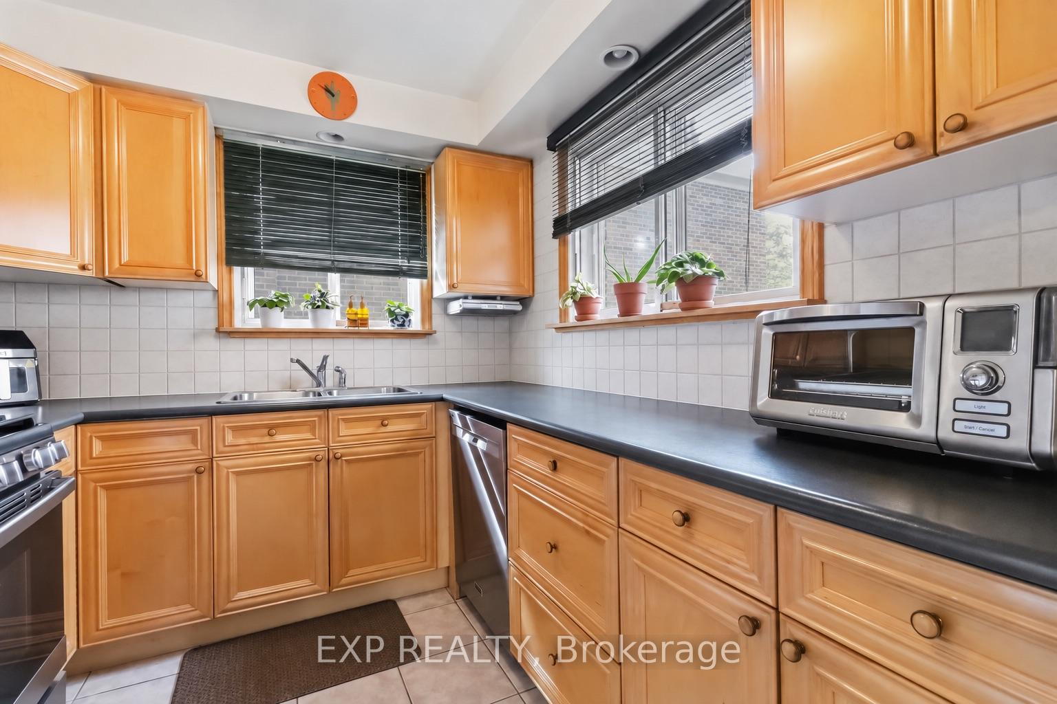 Photo 47 of 152 Hilda Avenue, North York, Newtonbrook West — HOMEH