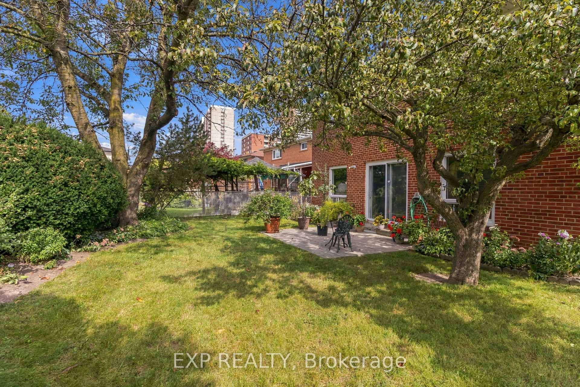 Photo 5 of 152 Hilda Avenue, North York, Newtonbrook West — HOMEH