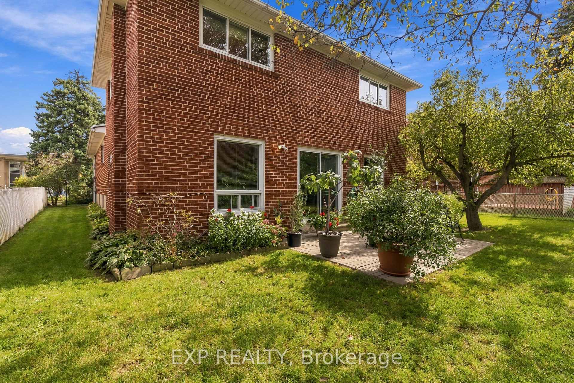 Photo 9 of 152 Hilda Avenue, North York, Newtonbrook West — HOMEH