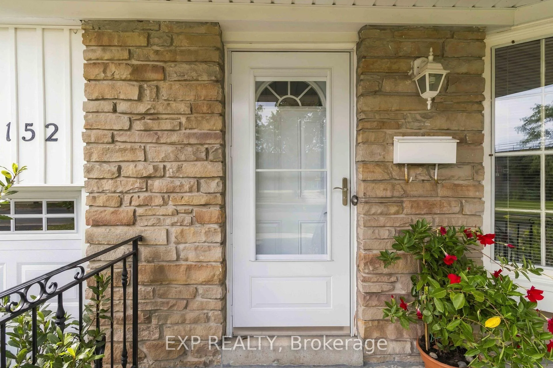 Photo 14 of 152 Hilda Avenue, North York, Newtonbrook West — HOMEH