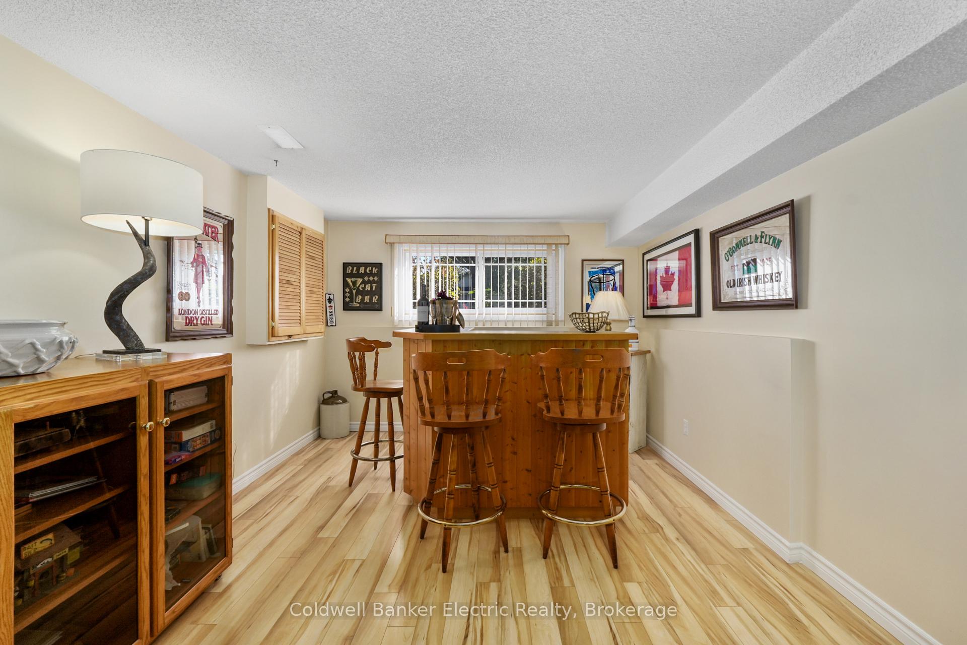 Photo 22 of 1988 Mapleridge Drive, Peterborough, Monaghan Ward 2 — HOMEH