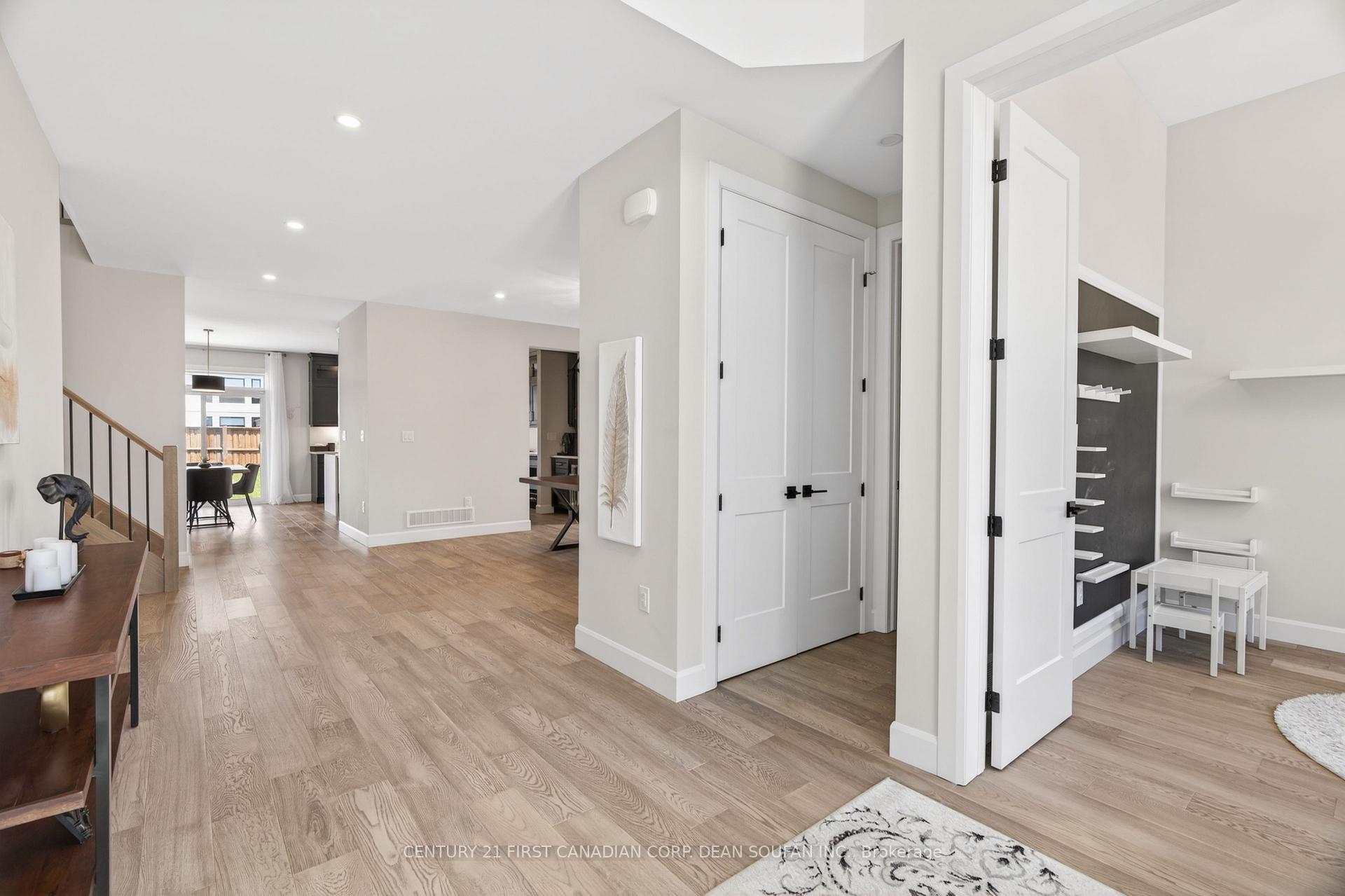 Photo 8 of 7251 Silver Creek Circle, London, South V — HOMEH
