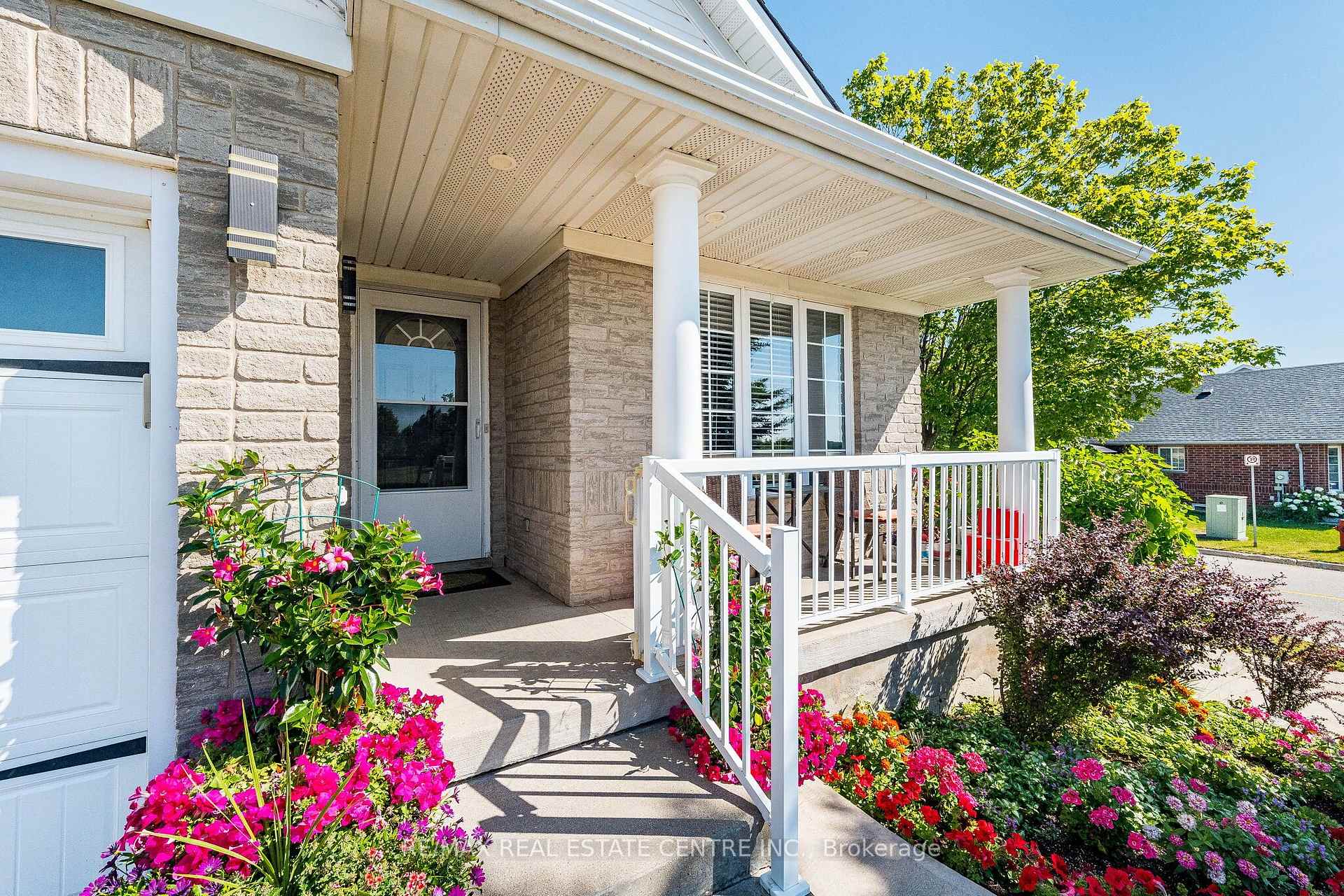 Photo 3 of 267 Montgomery Boulevard, Orangeville — HOMEH