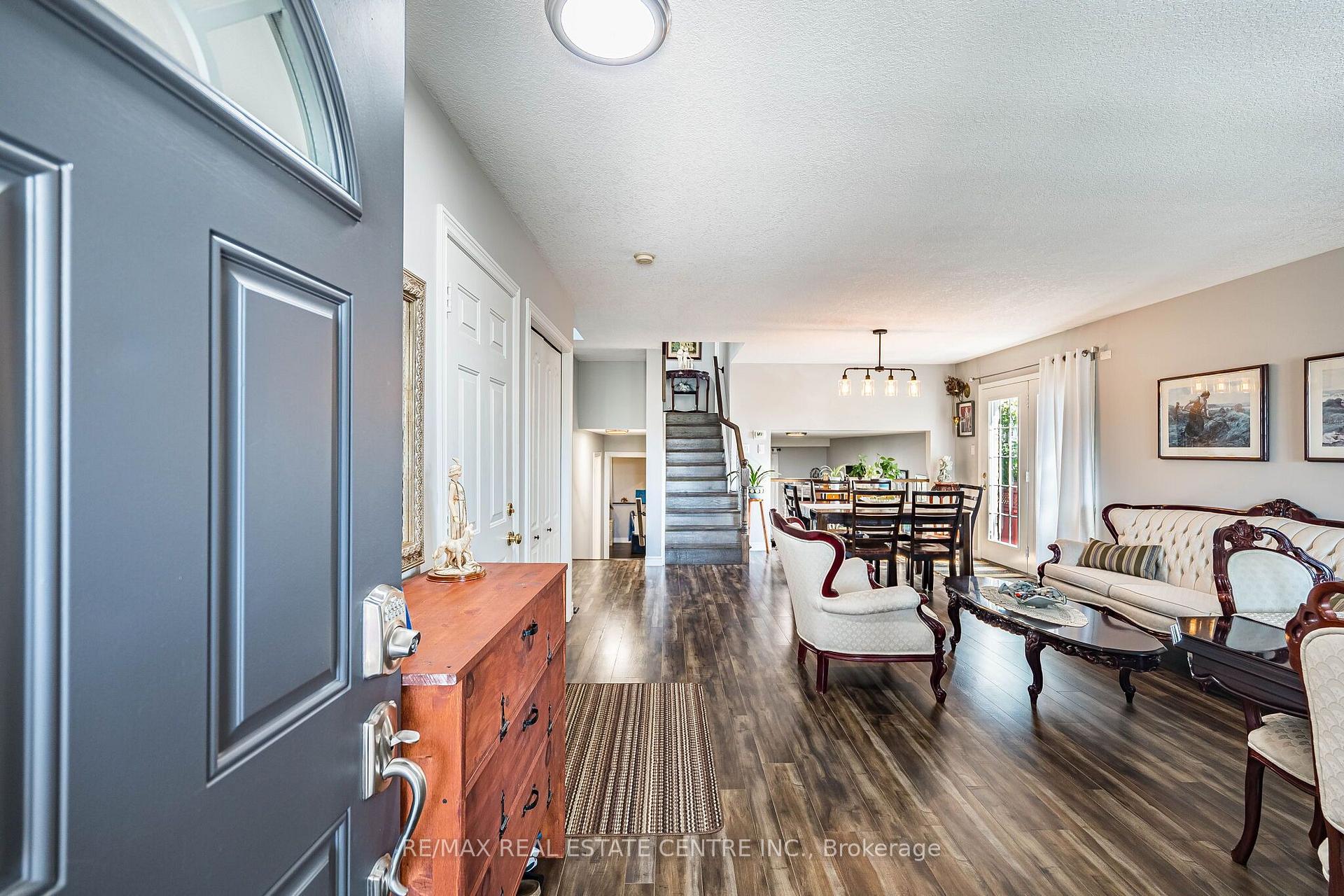Photo 5 of 267 Montgomery Boulevard, Orangeville — HOMEH