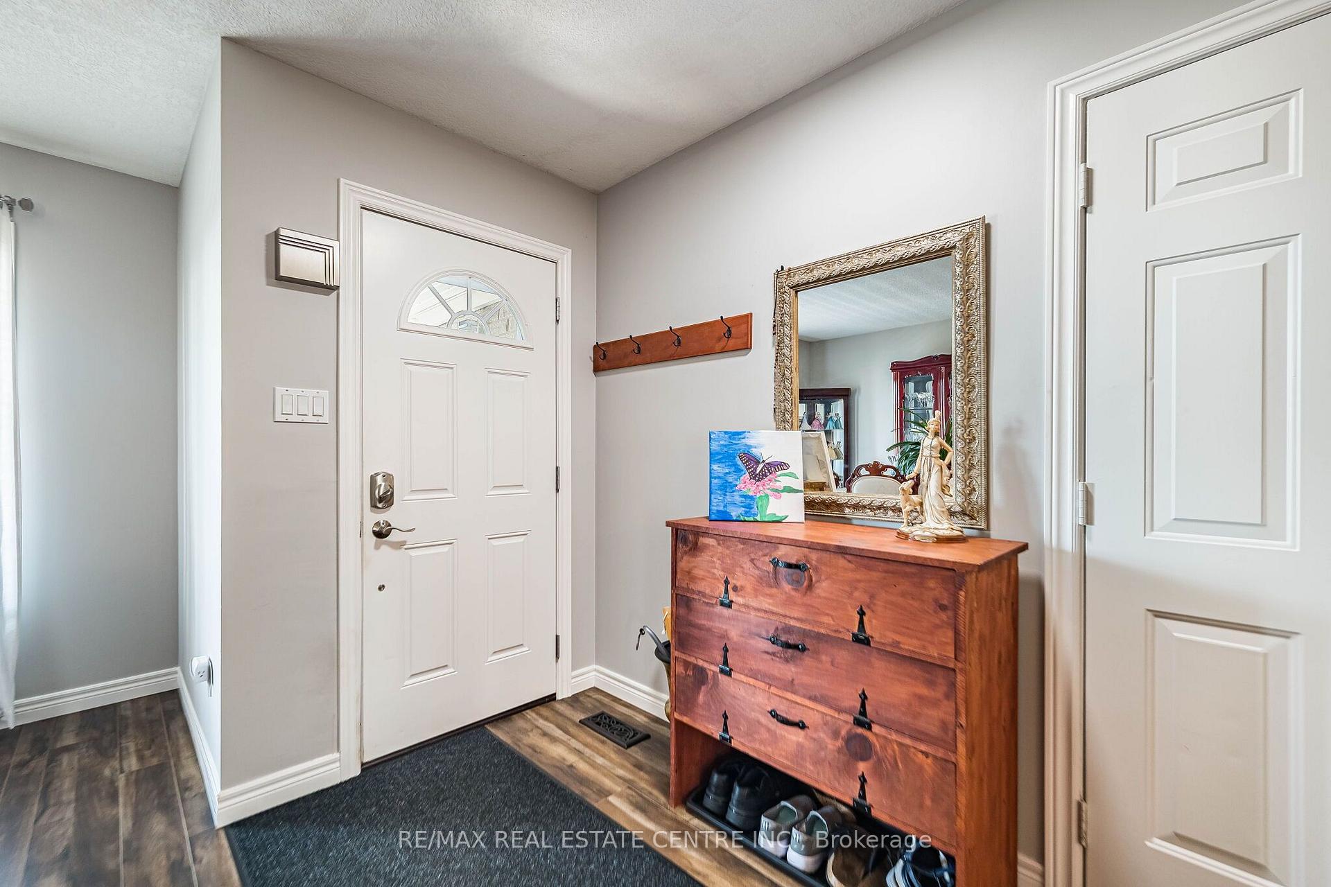 Photo 6 of 267 Montgomery Boulevard, Orangeville — HOMEH