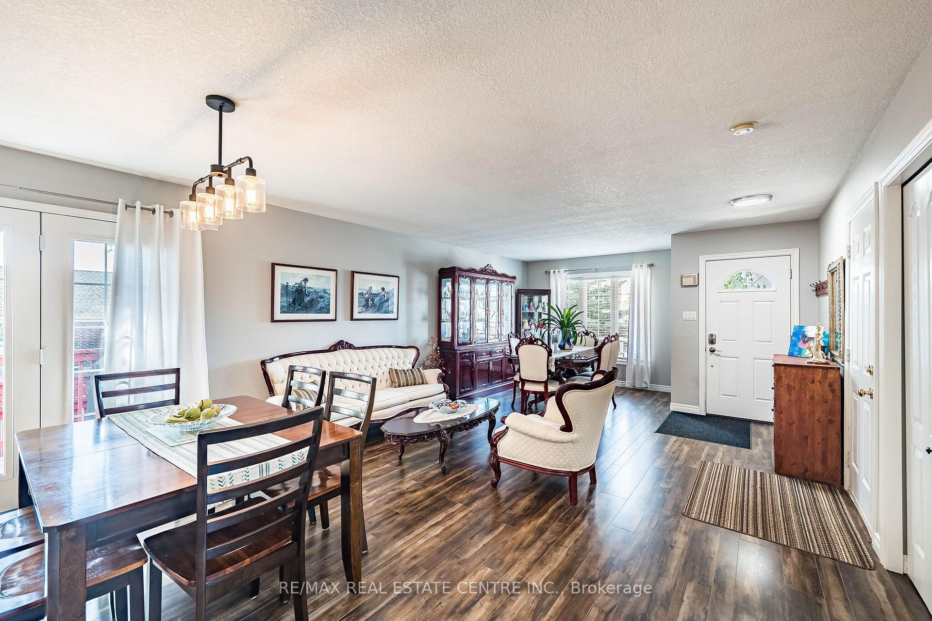 Photo 9 of 267 Montgomery Boulevard, Orangeville — HOMEH