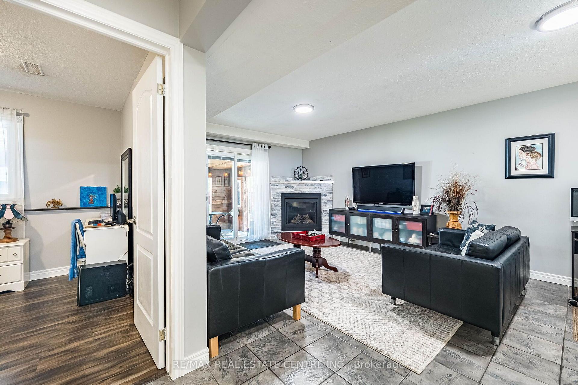 Photo 23 of 267 Montgomery Boulevard, Orangeville — HOMEH