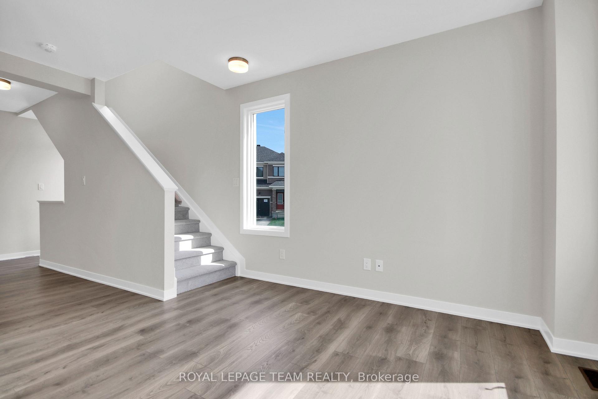 Photo 11 of 736 Haflinger Row, Ottawa, Btwn Franktown Rd. & Fallowfield Rd. — HOMEH