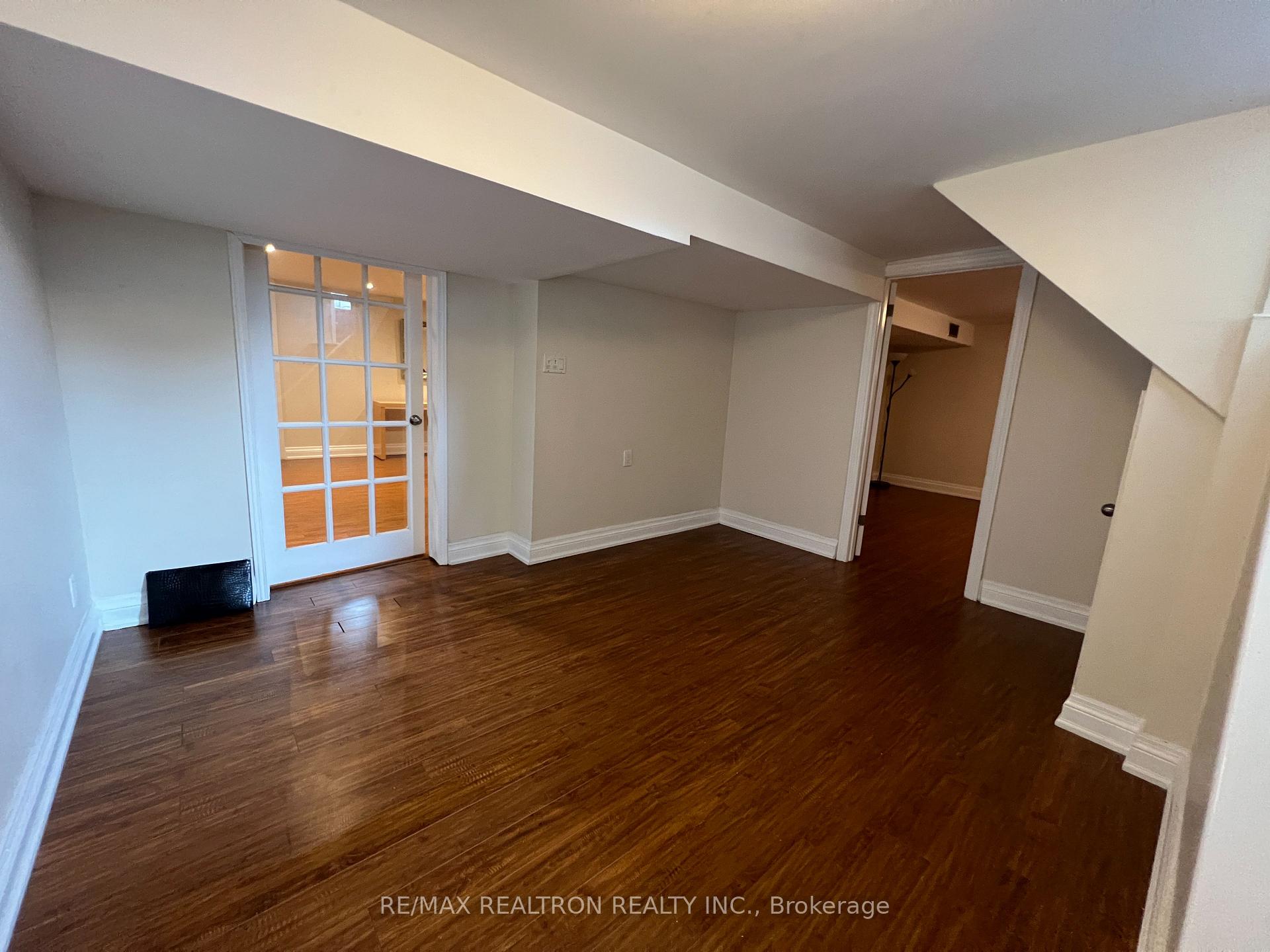 Photo 14 of 428 Paliser Crescent N, Richmond Hill, Harding — HOMEH