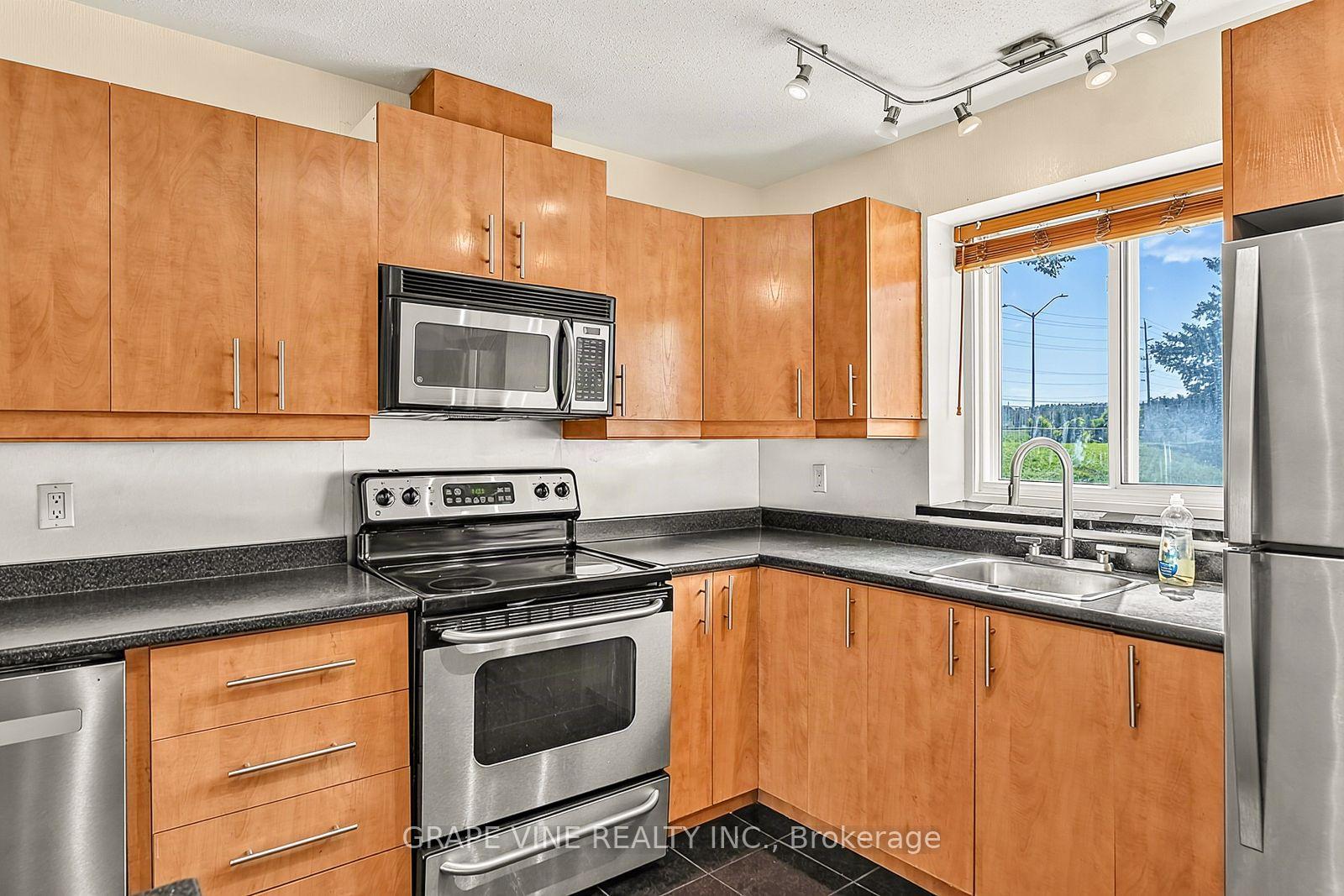 Photo 10 of 183 Pickford Drive, Ottawa, Kanata - Katimavik — HOMEH