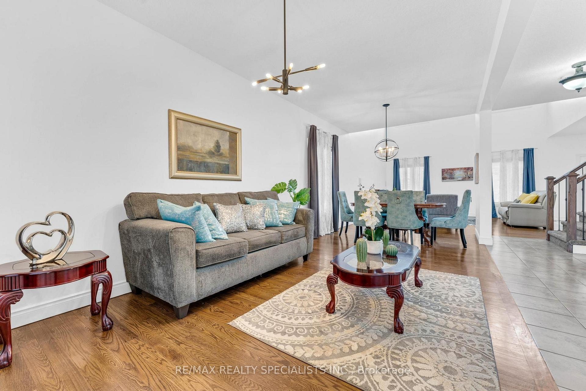 Photo 10 of 708 Spitfire Street, Woodstock, Woodstock - North — HOMEH