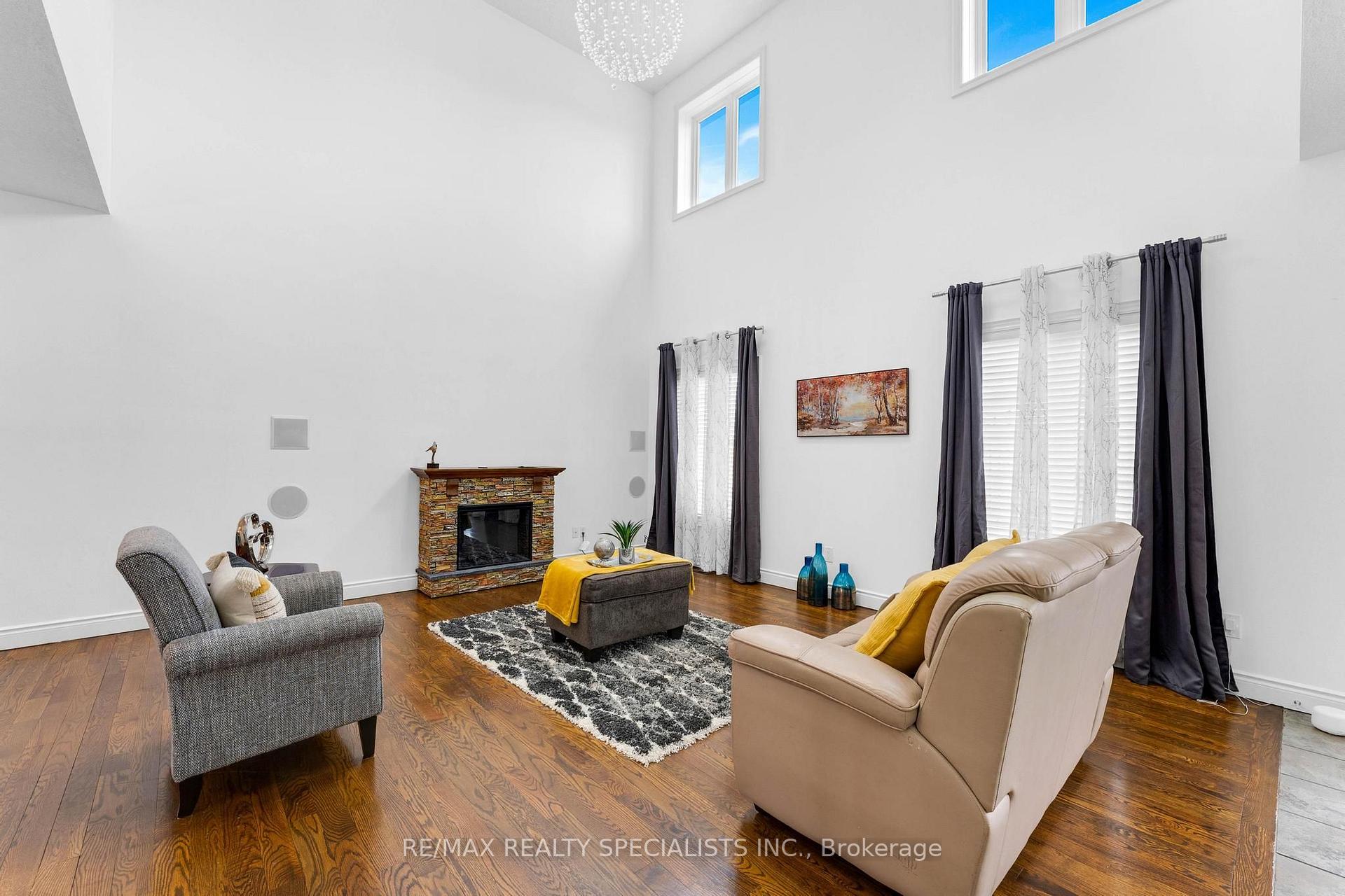 Photo 12 of 708 Spitfire Street, Woodstock, Woodstock - North — HOMEH