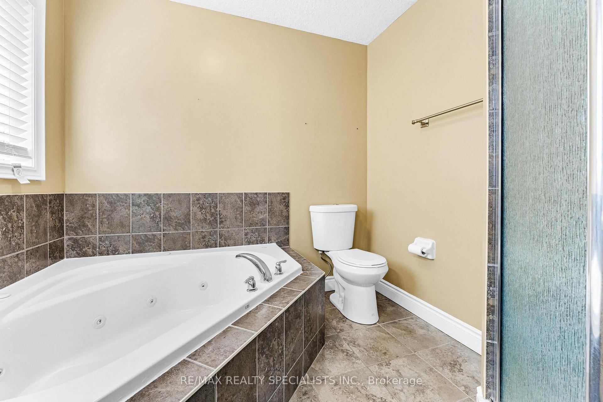 Photo 18 of 708 Spitfire Street, Woodstock, Woodstock - North — HOMEH