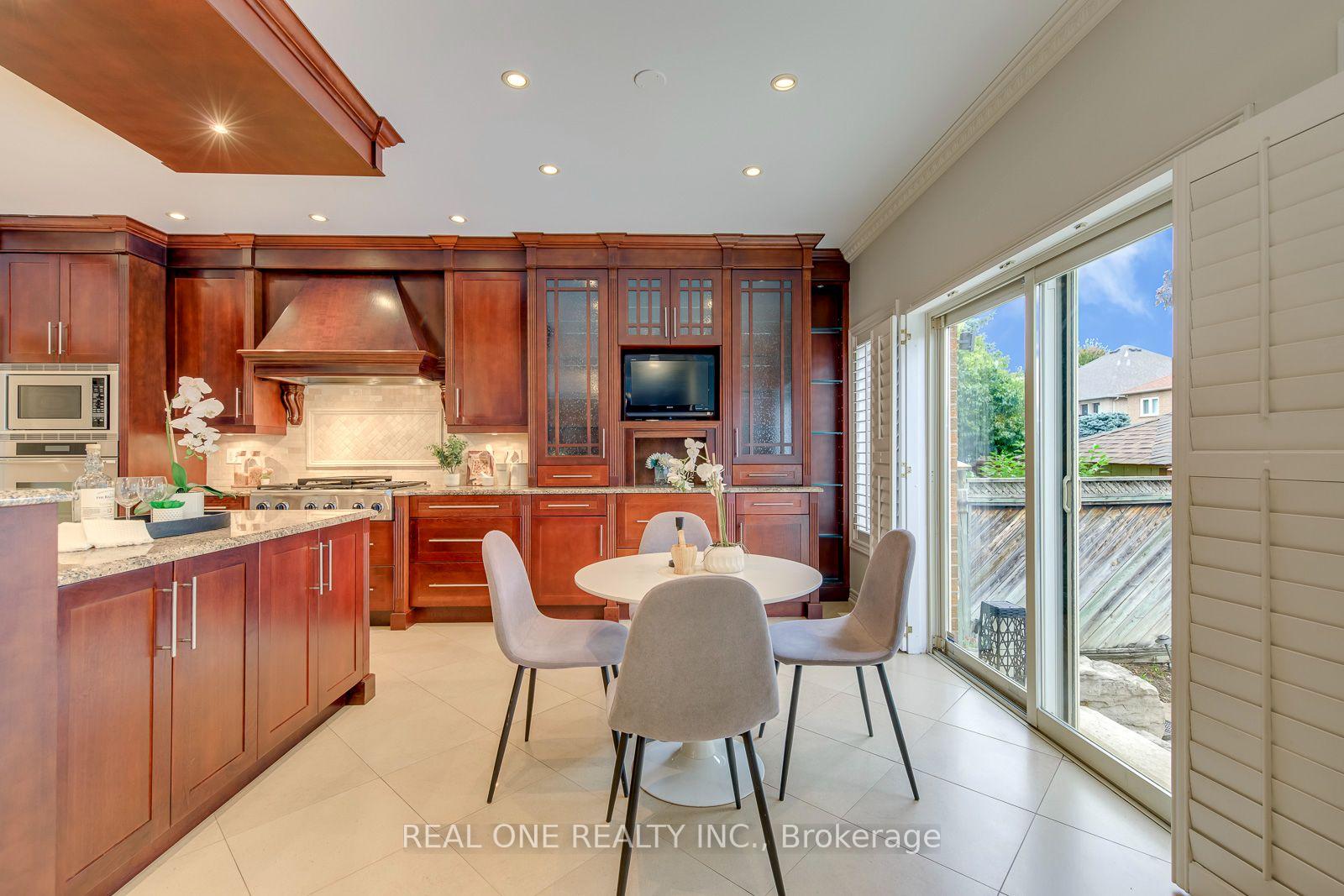 Photo 16 of 1206 Lindenrock Drive, Oakville, Joshua Creek — HOMEH
