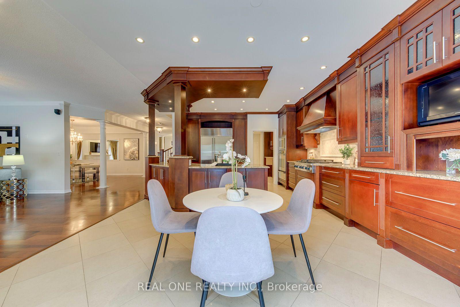 Photo 18 of 1206 Lindenrock Drive, Oakville, Joshua Creek — HOMEH