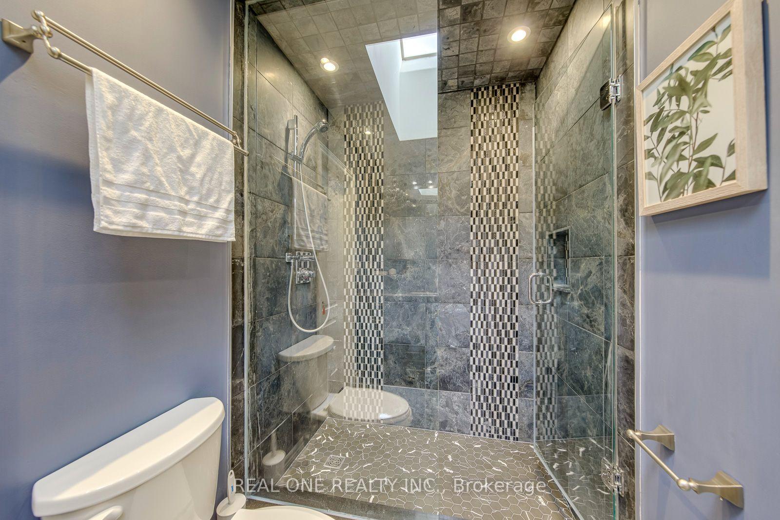 Photo 38 of 1206 Lindenrock Drive, Oakville, Joshua Creek — HOMEH