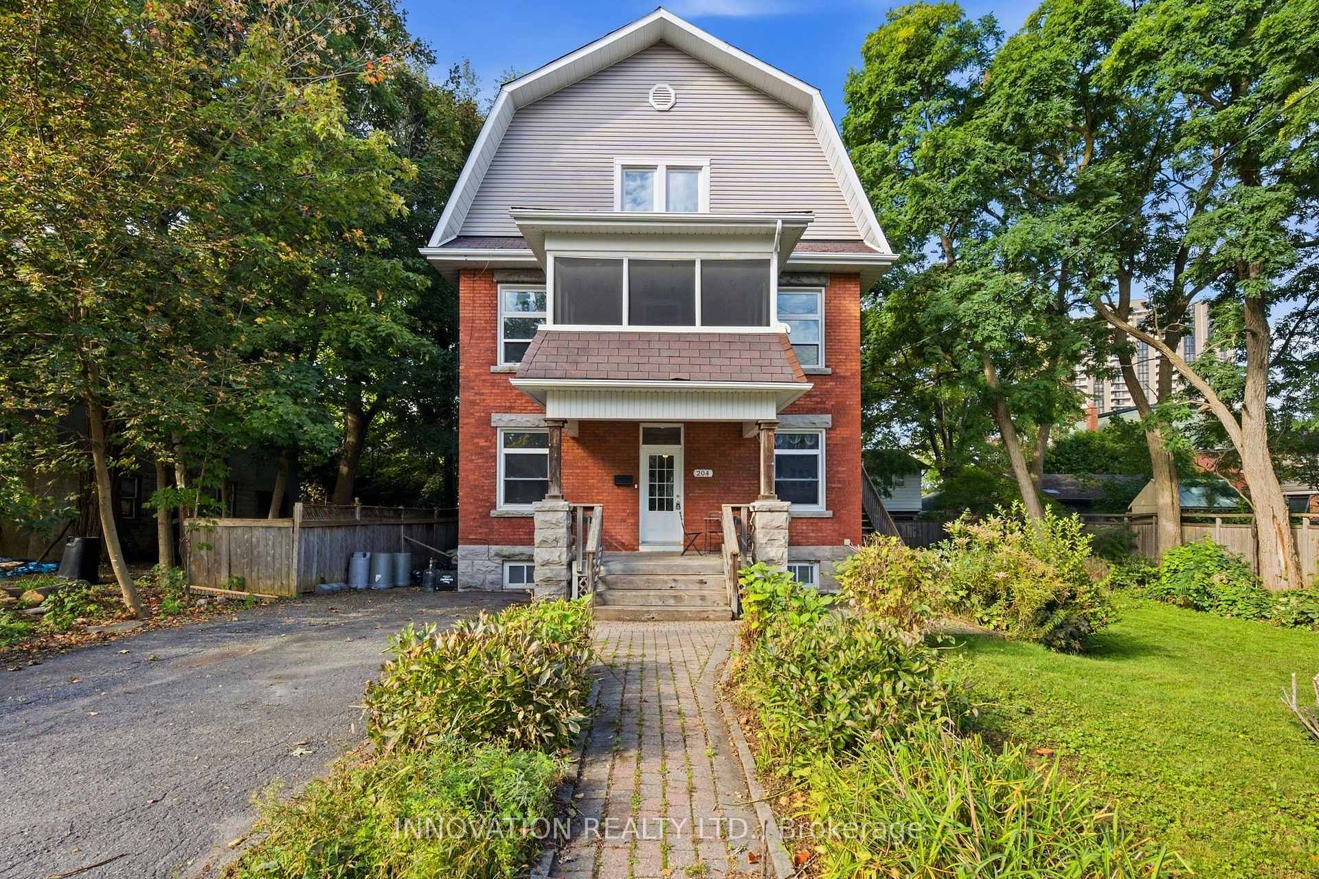 Photo 2 of 204 Compton Avenue, Ottawa, Woodroffe — HOMEH
